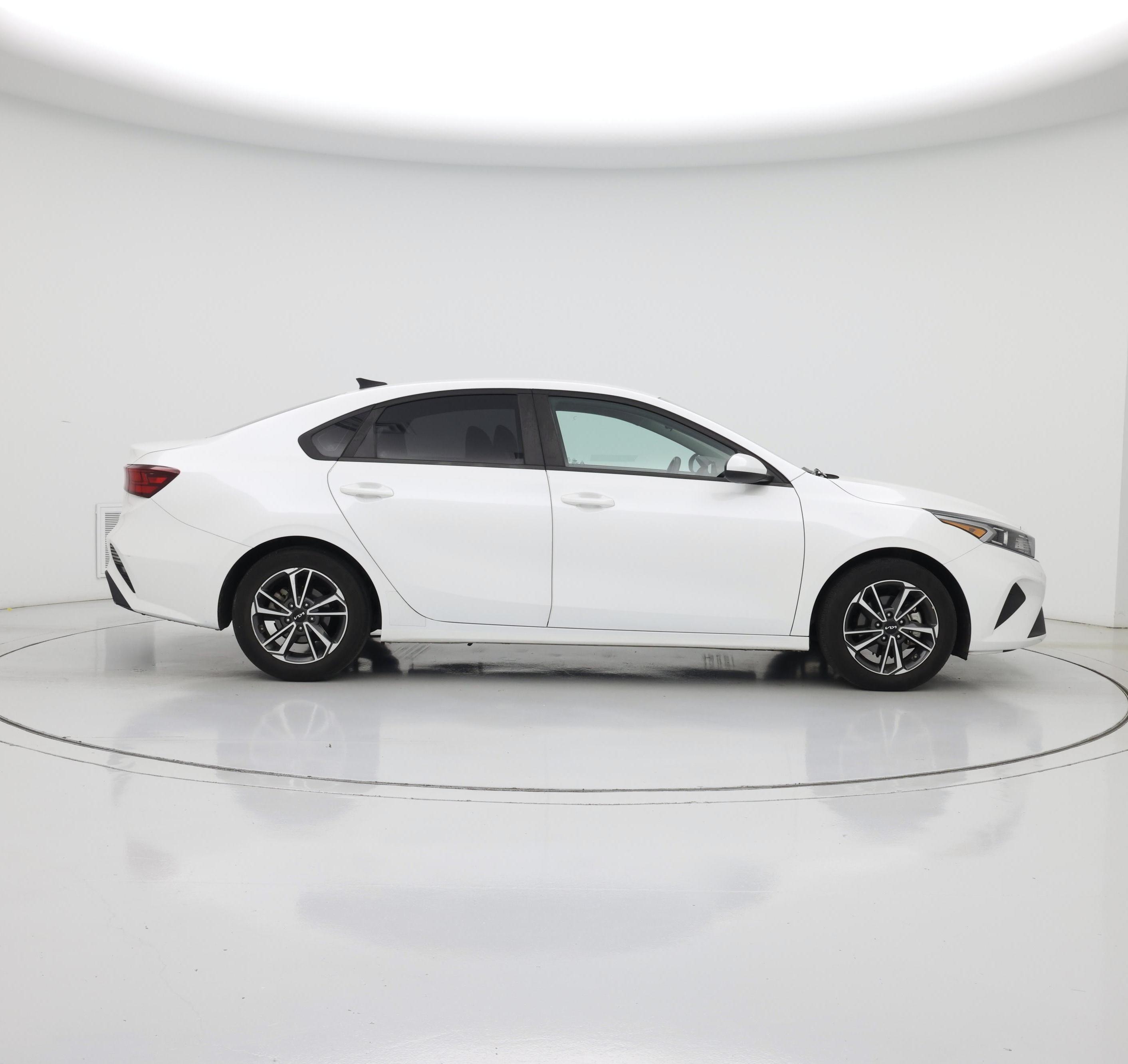 Thumbnail: 2022 Kia Forte - 7