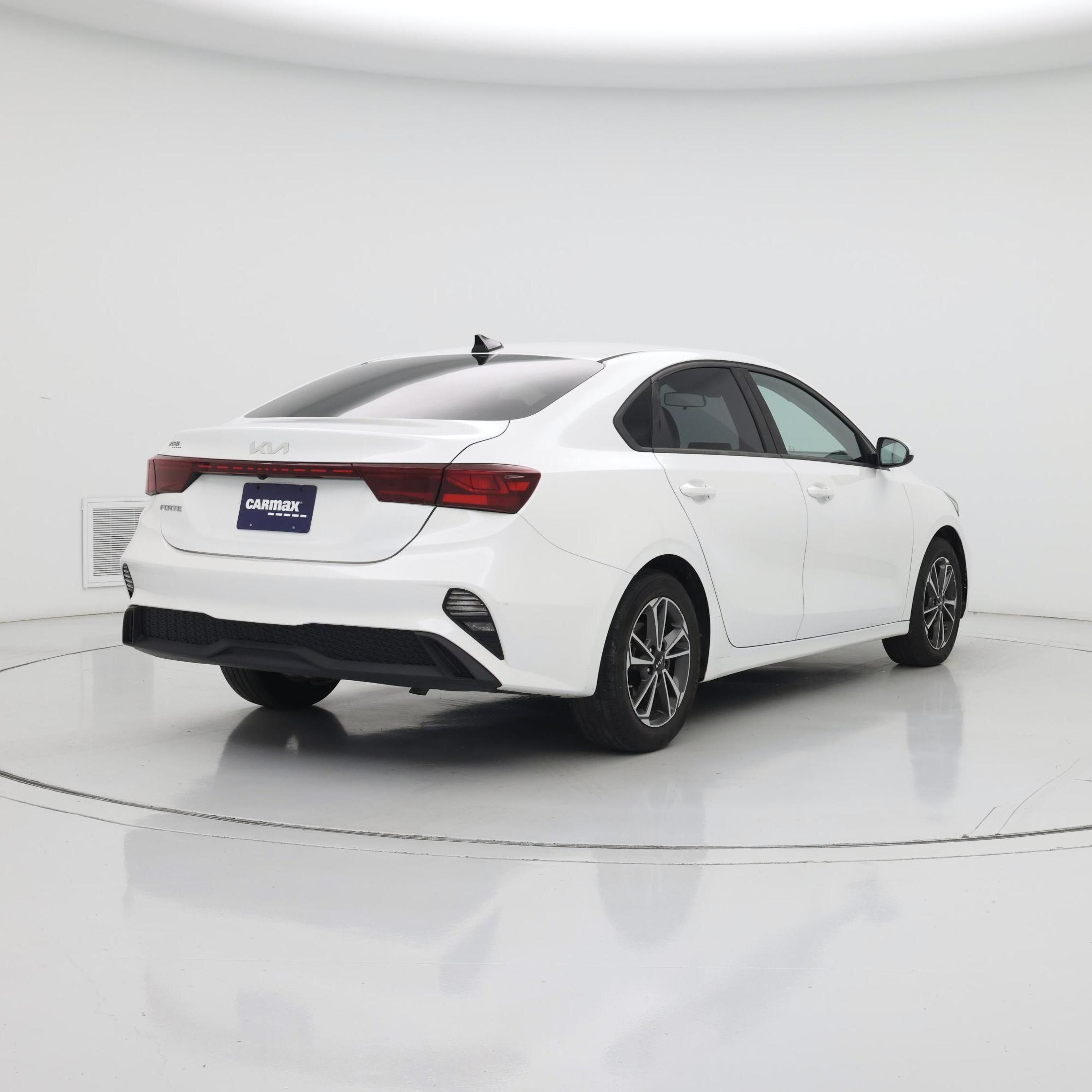 Thumbnail: 2022 Kia Forte - 8