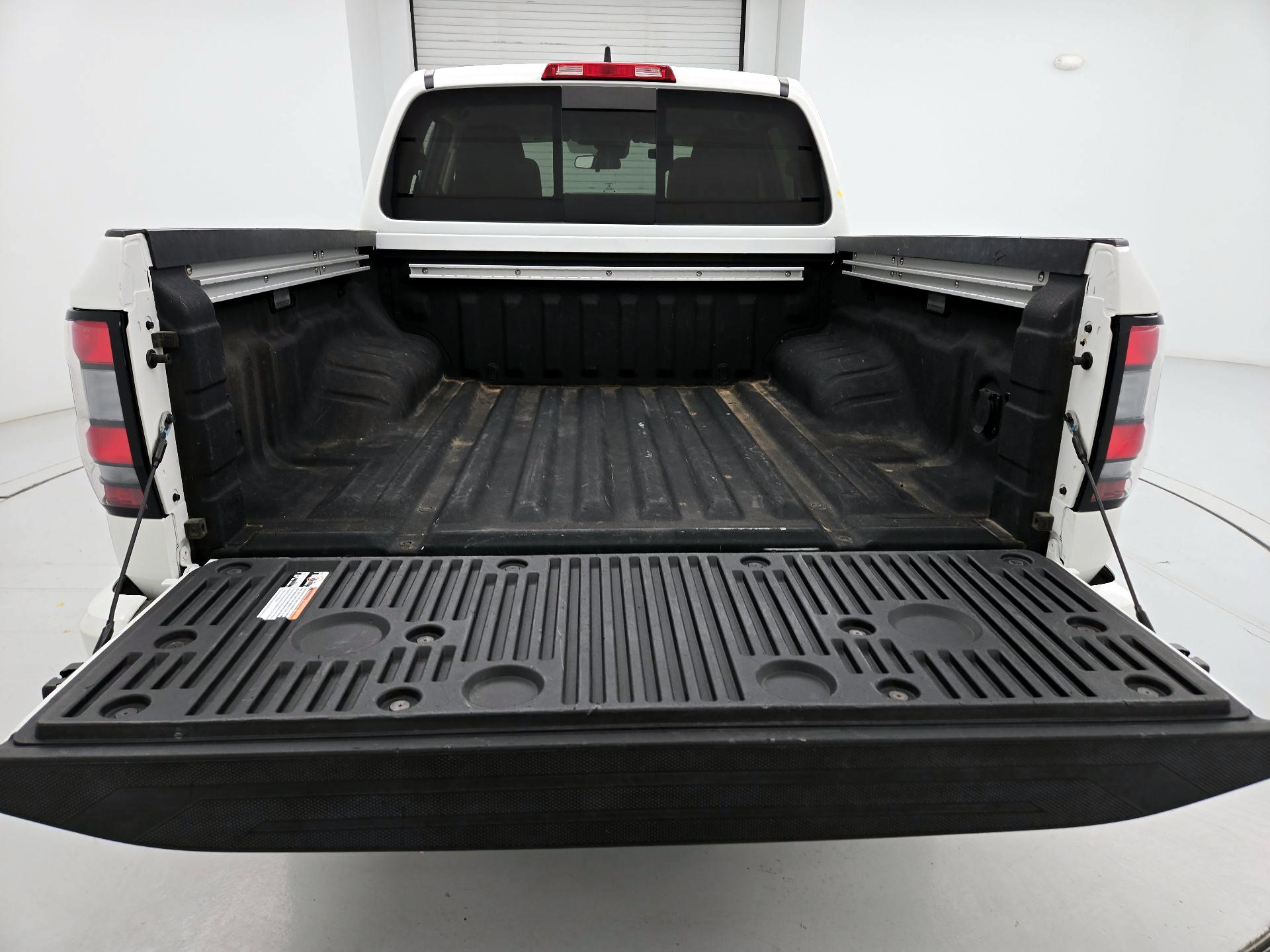 Thumbnail: 2023 Nissan Frontier - 20