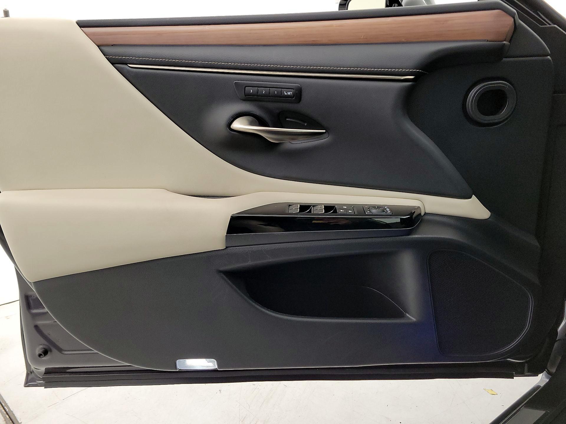 Thumbnail: 2023 Lexus ES - 12