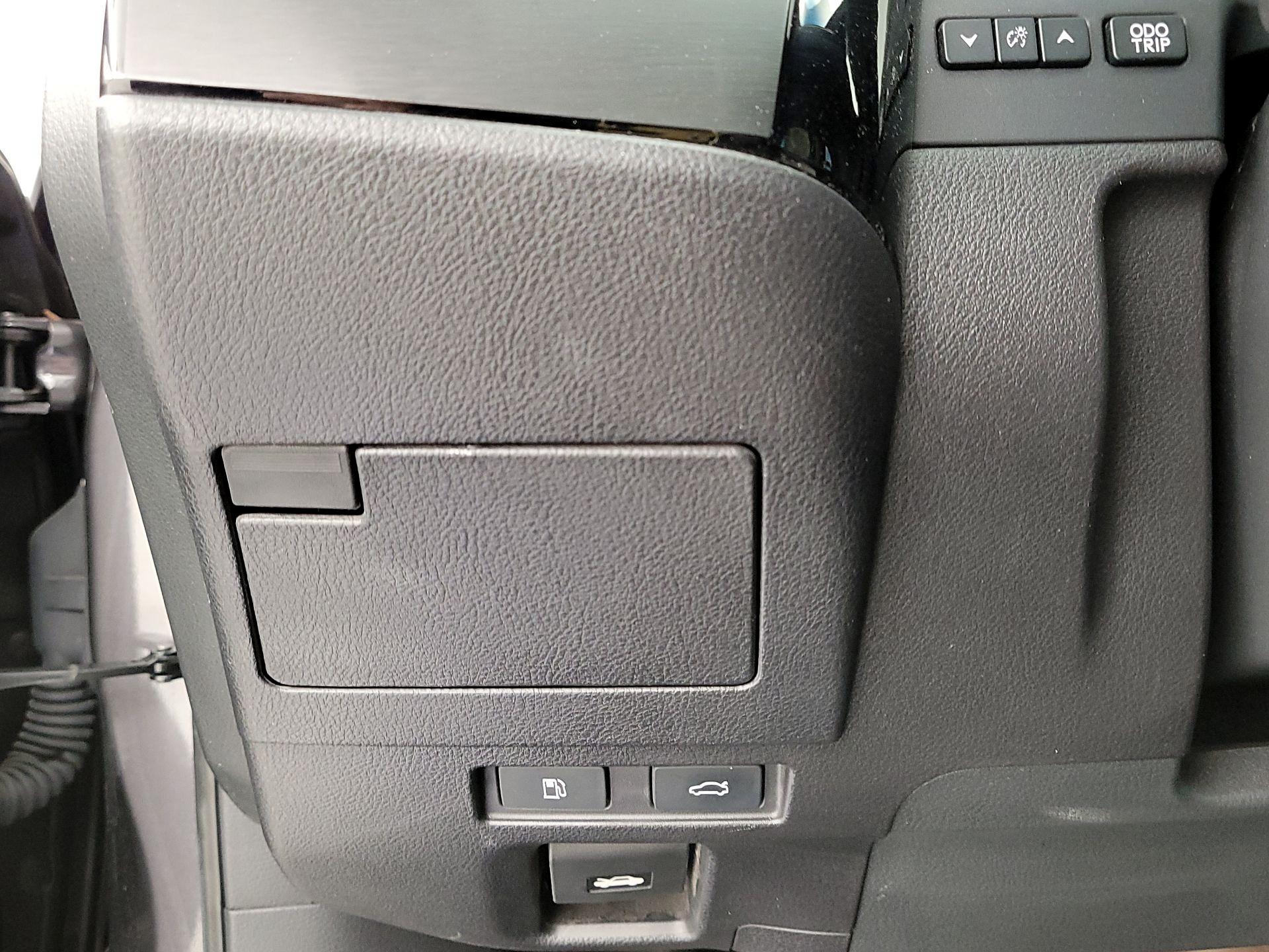 Thumbnail: 2023 Lexus ES - 13