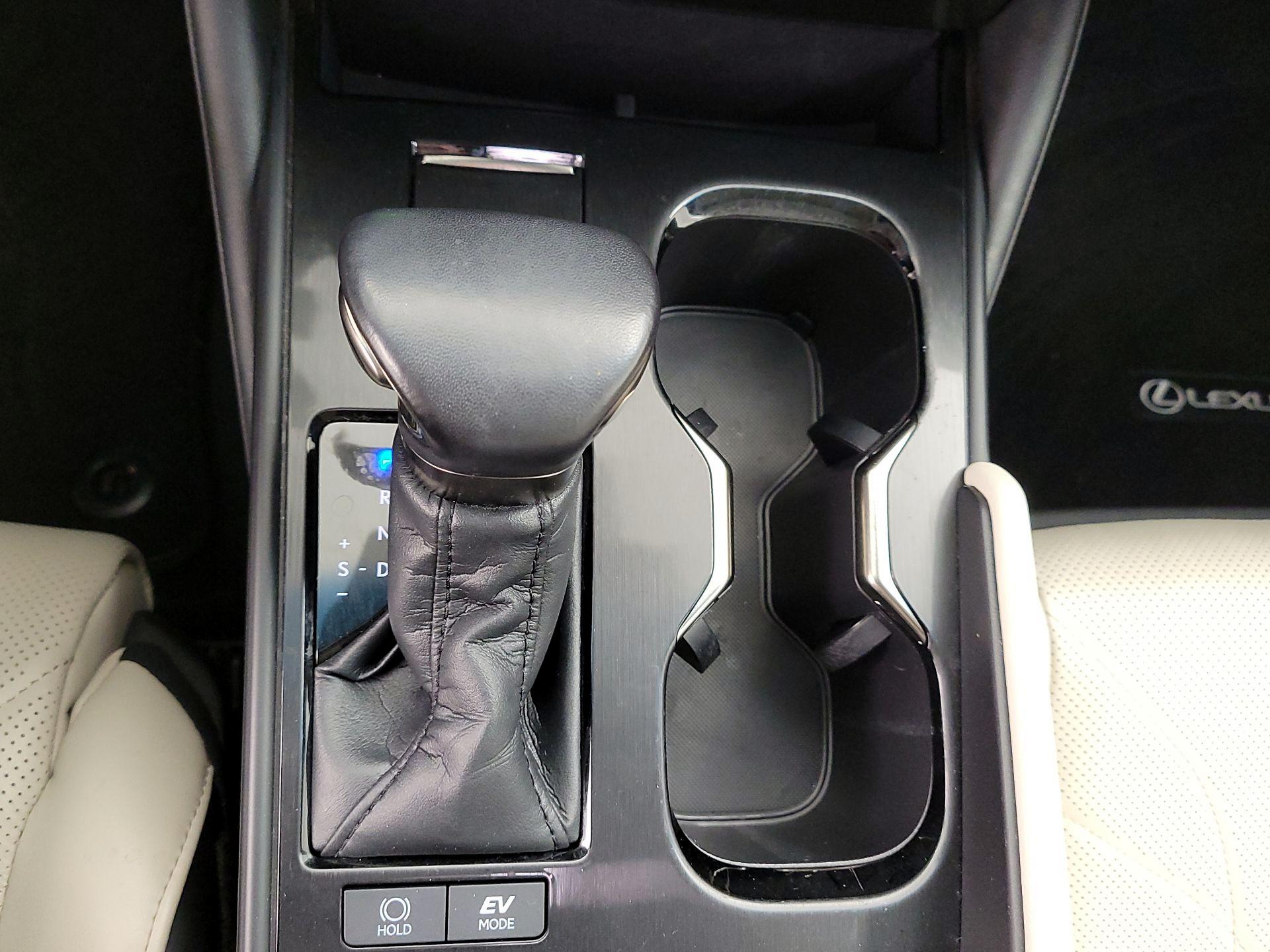 Thumbnail: 2023 Lexus ES - 17