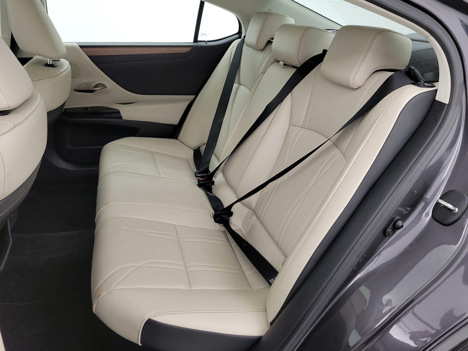 Thumbnail: 2023 Lexus ES - 20