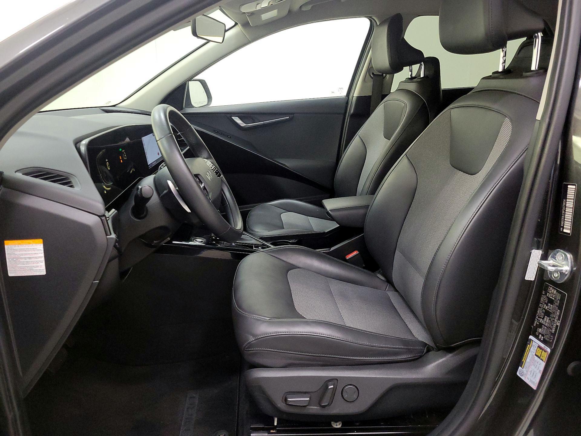 Thumbnail: 2023 Kia Niro - 11