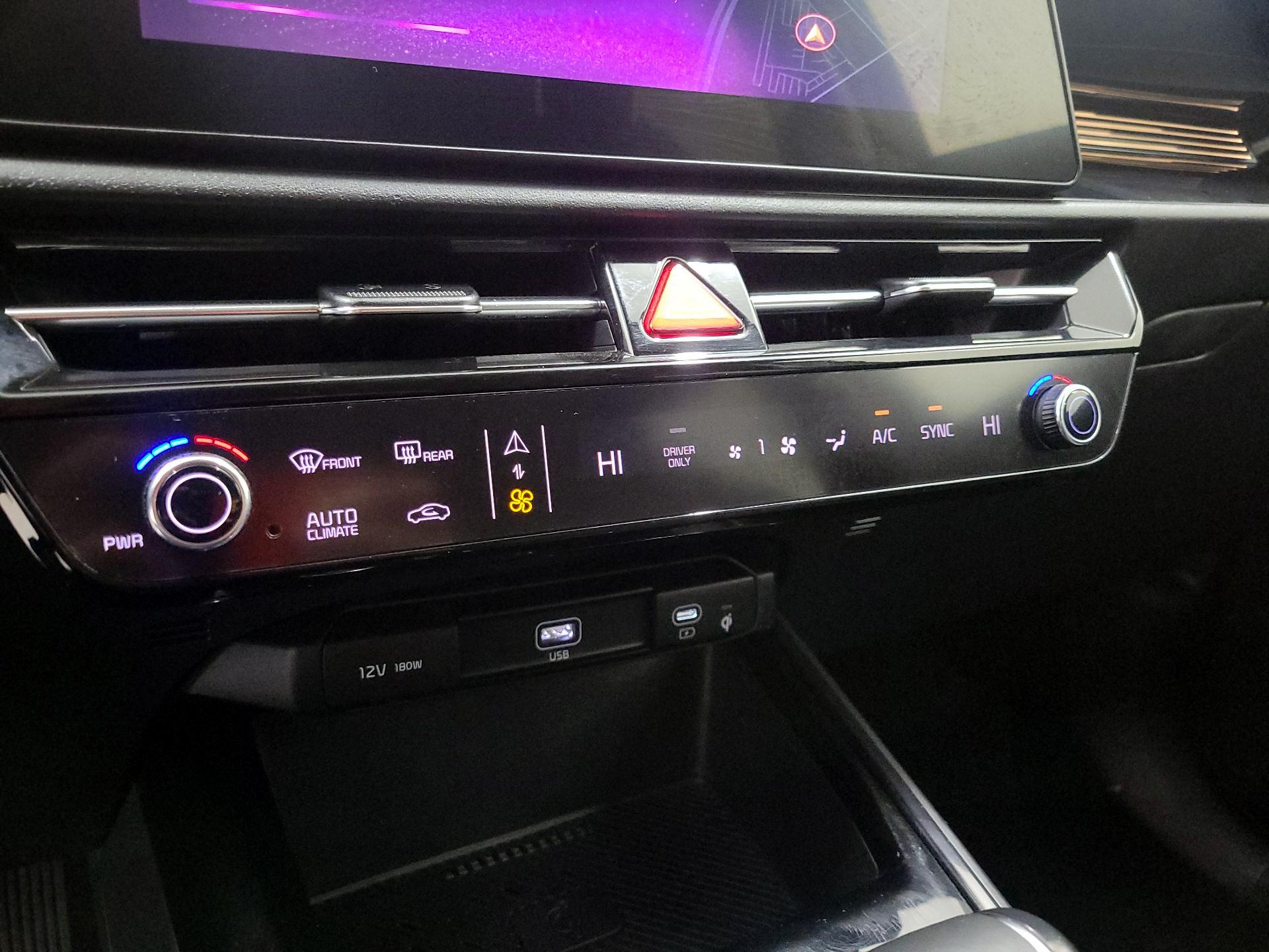 Thumbnail: 2023 Kia Niro - 17