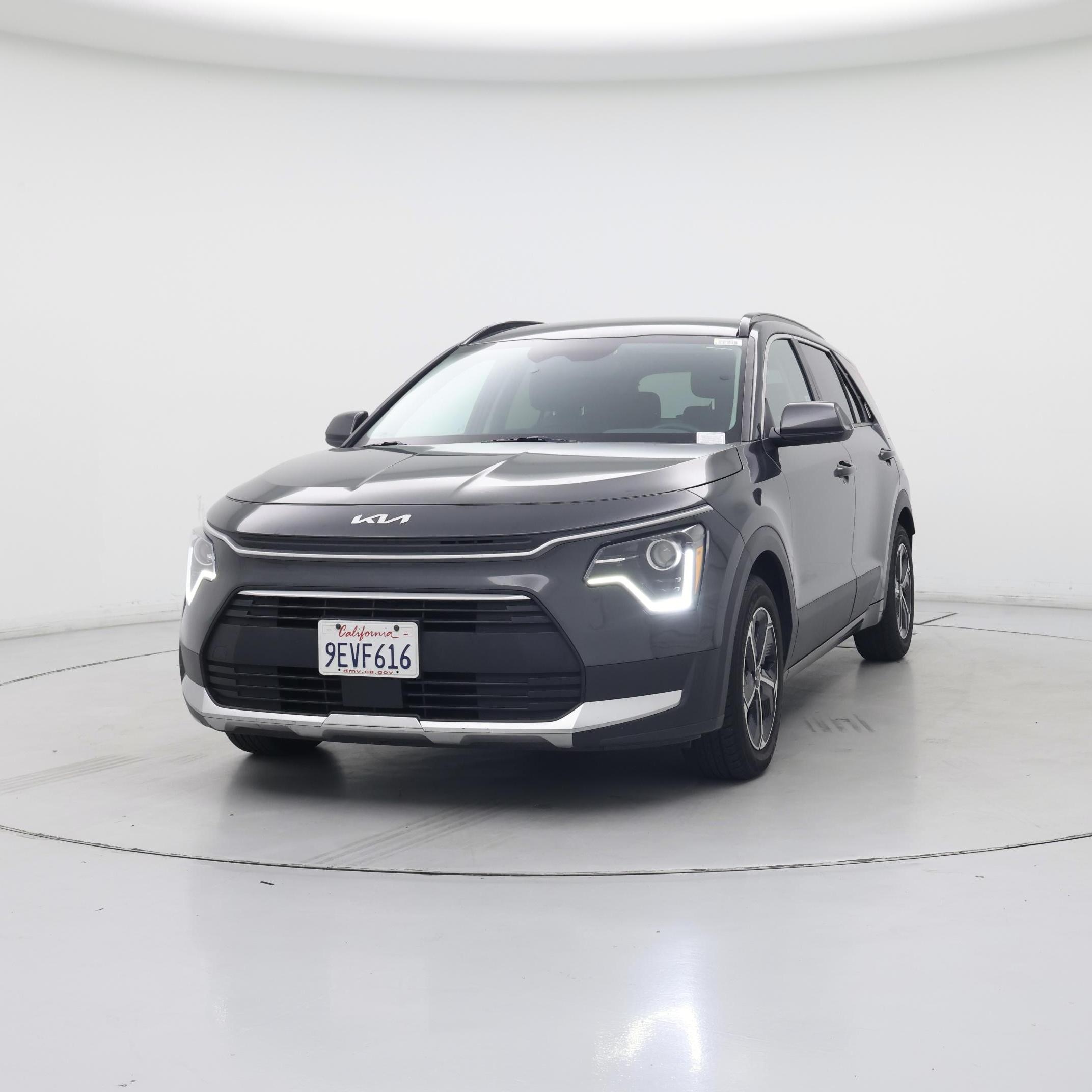 Thumbnail: 2023 Kia Niro - 4