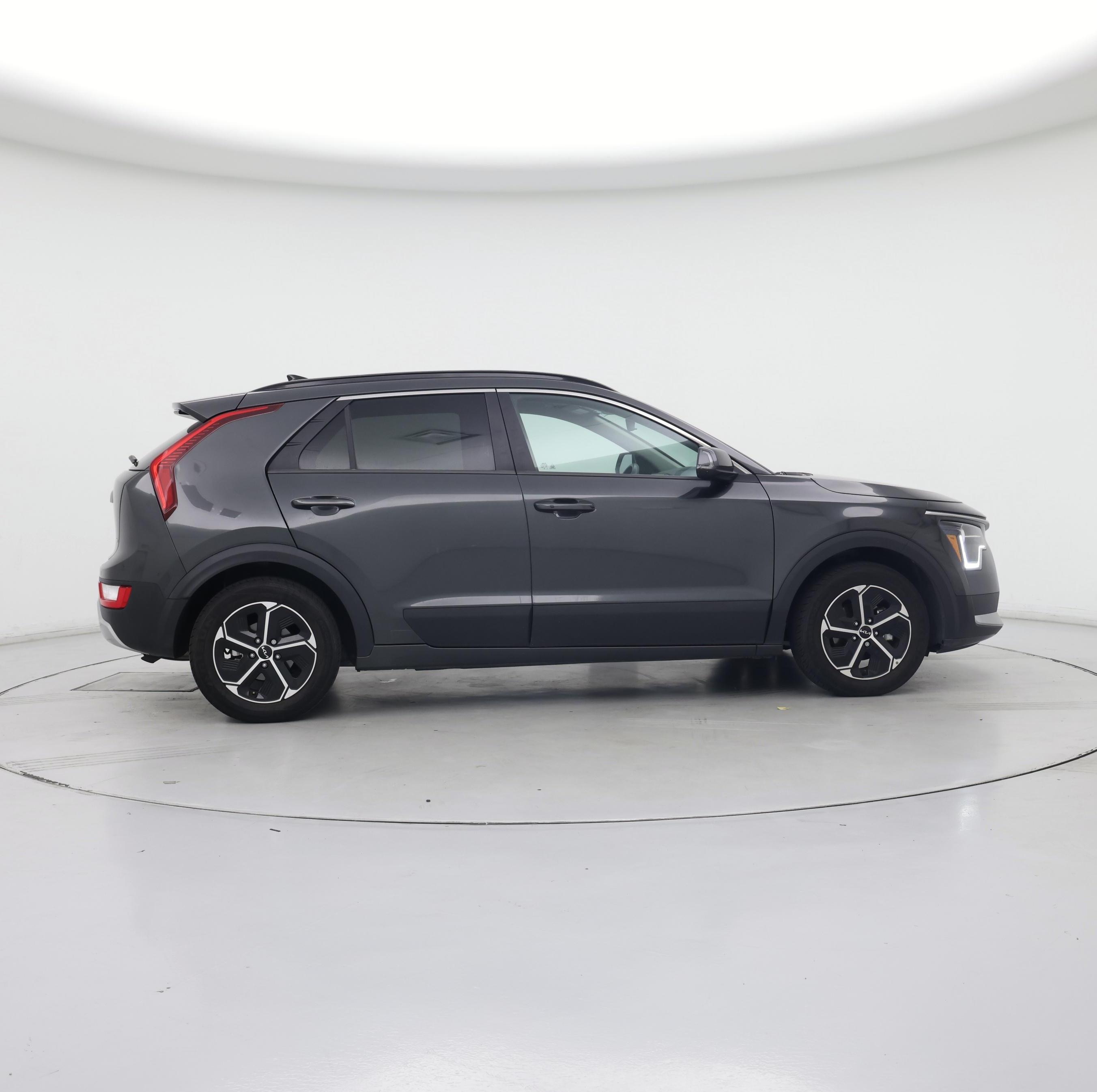 Thumbnail: 2023 Kia Niro - 7