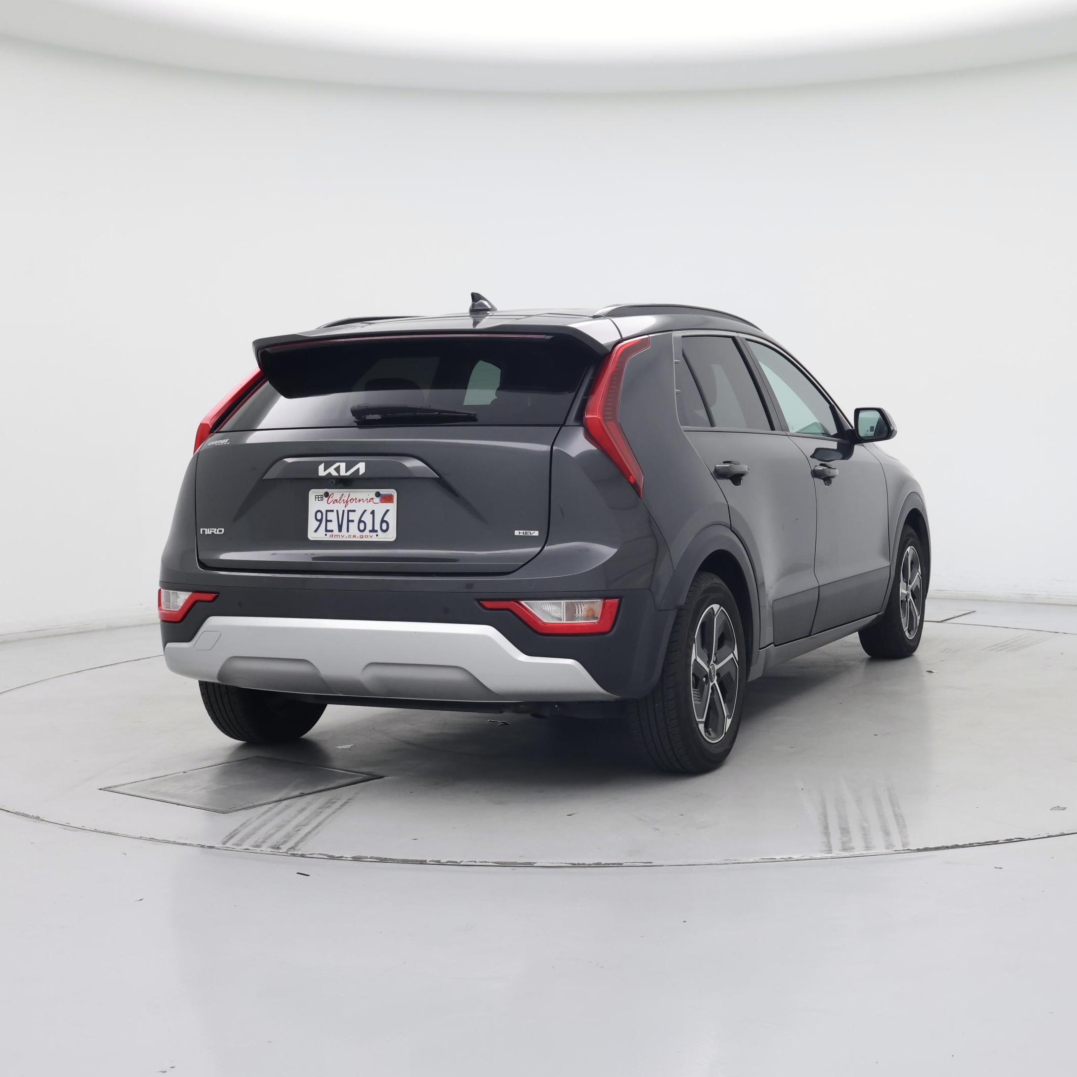 Thumbnail: 2023 Kia Niro - 8