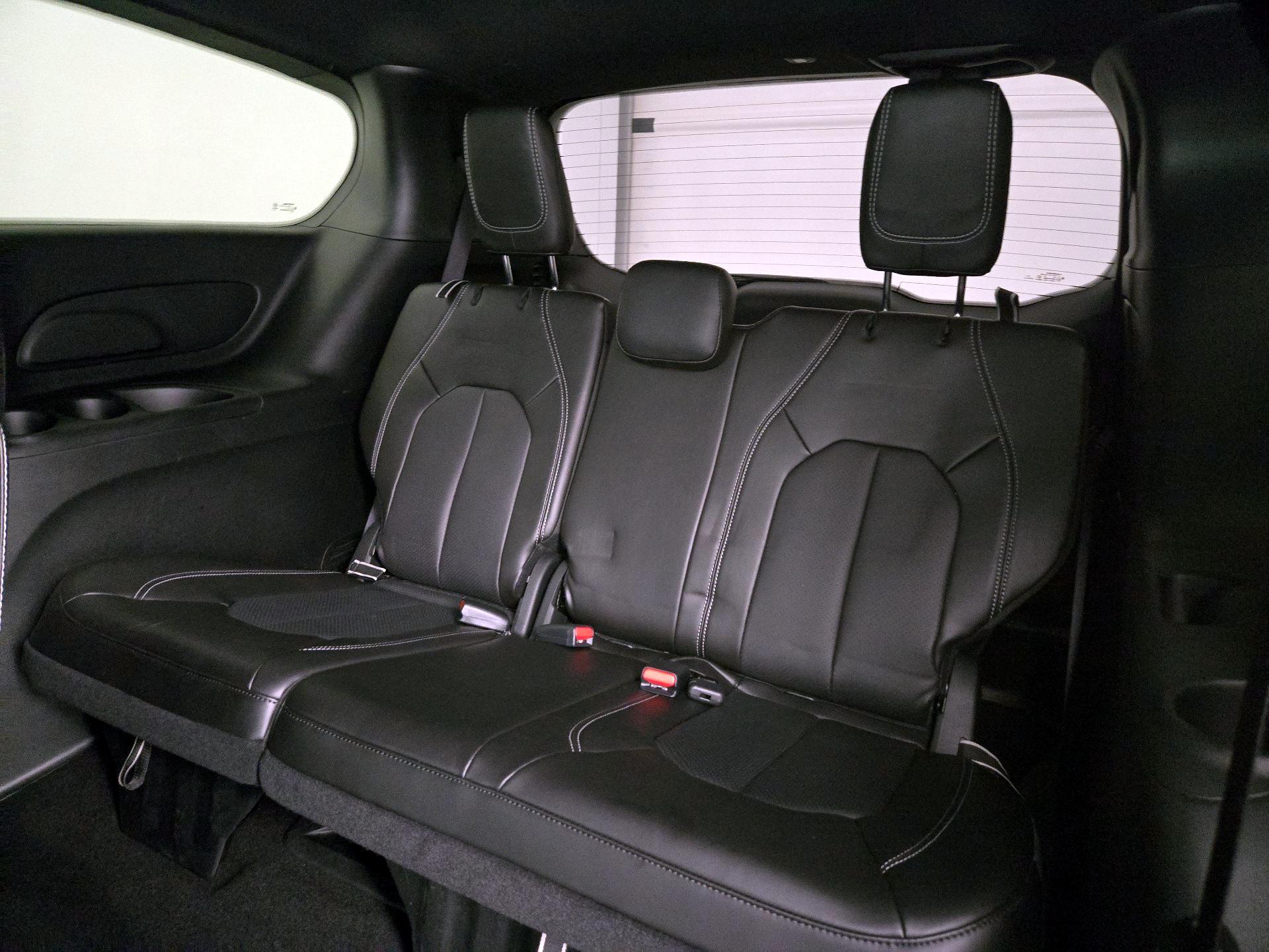 Thumbnail: 2025 Chrysler Pacifica - 20