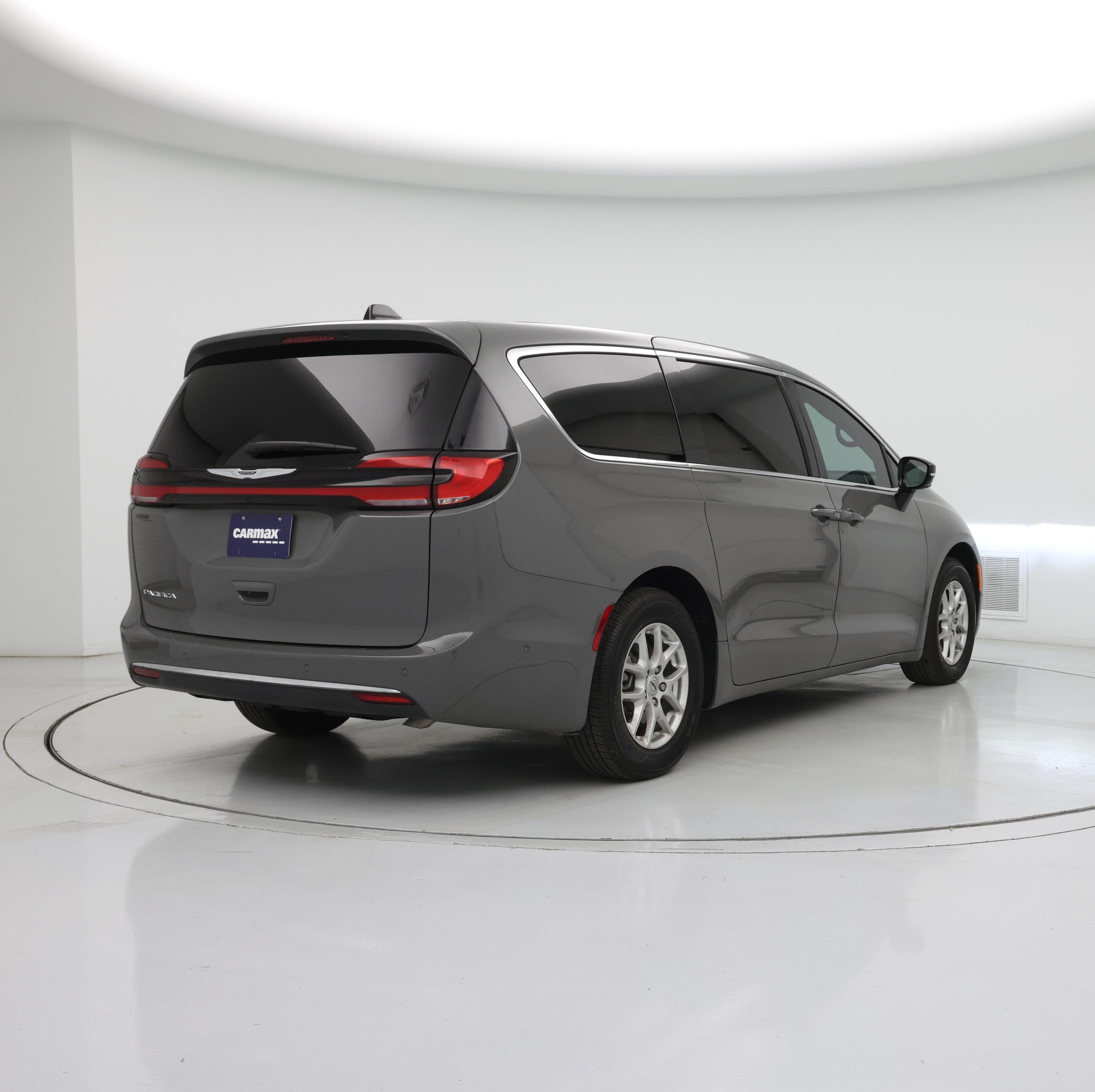 Thumbnail: 2025 Chrysler Pacifica - 8