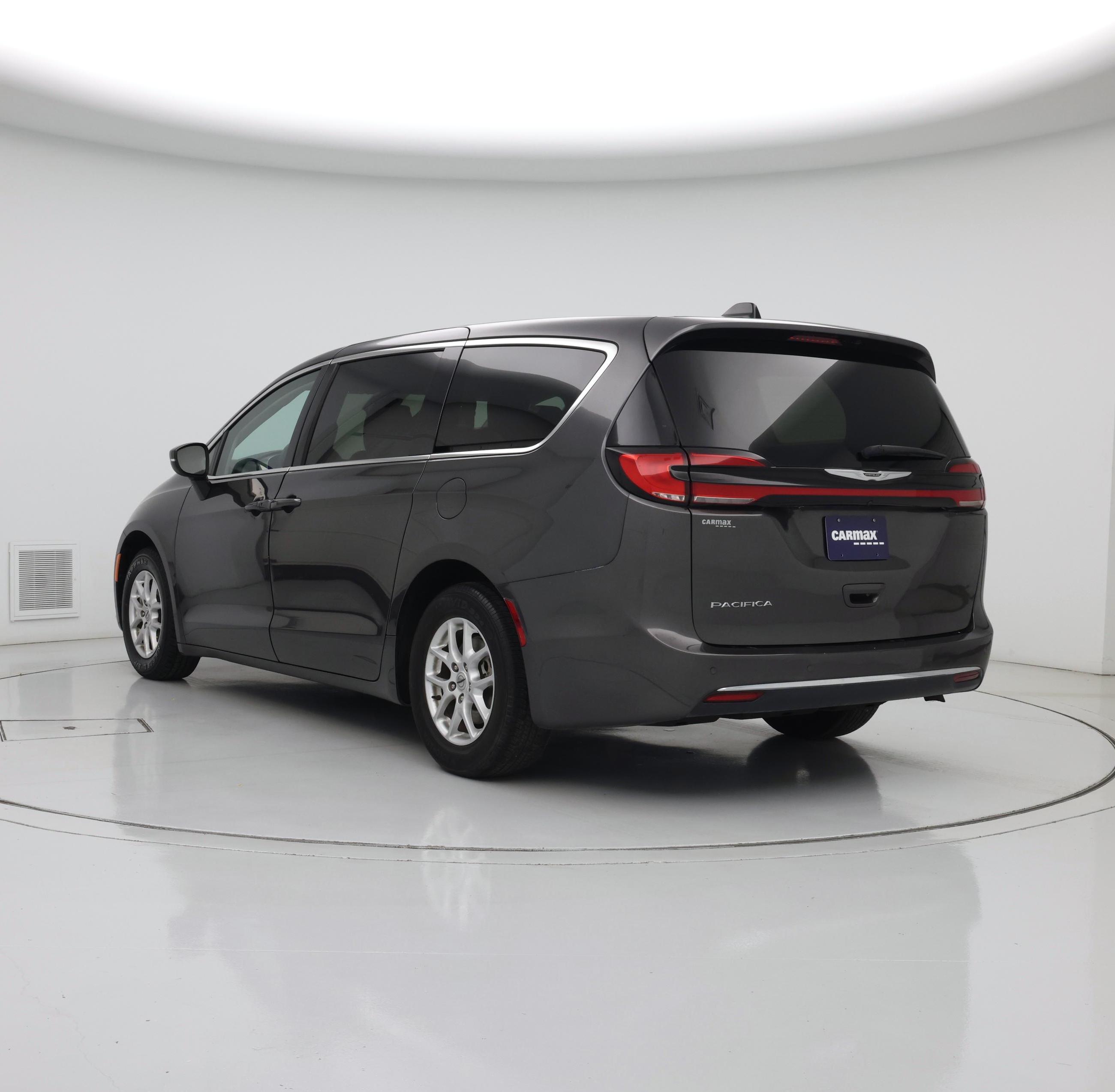 Thumbnail: 2023 Chrysler Pacifica - 2