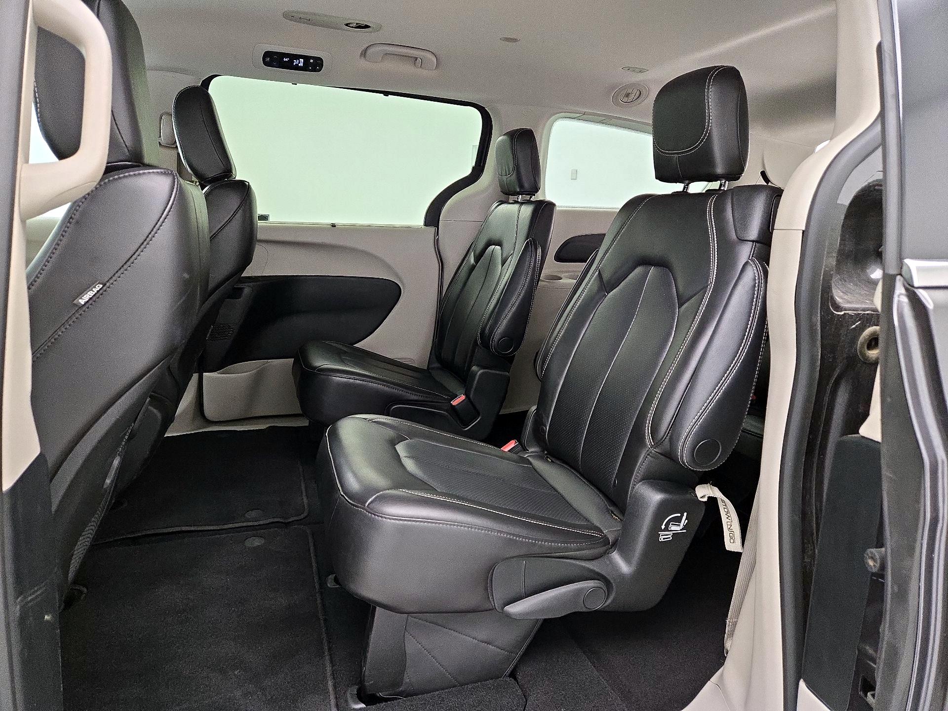 Thumbnail: 2023 Chrysler Pacifica - 19