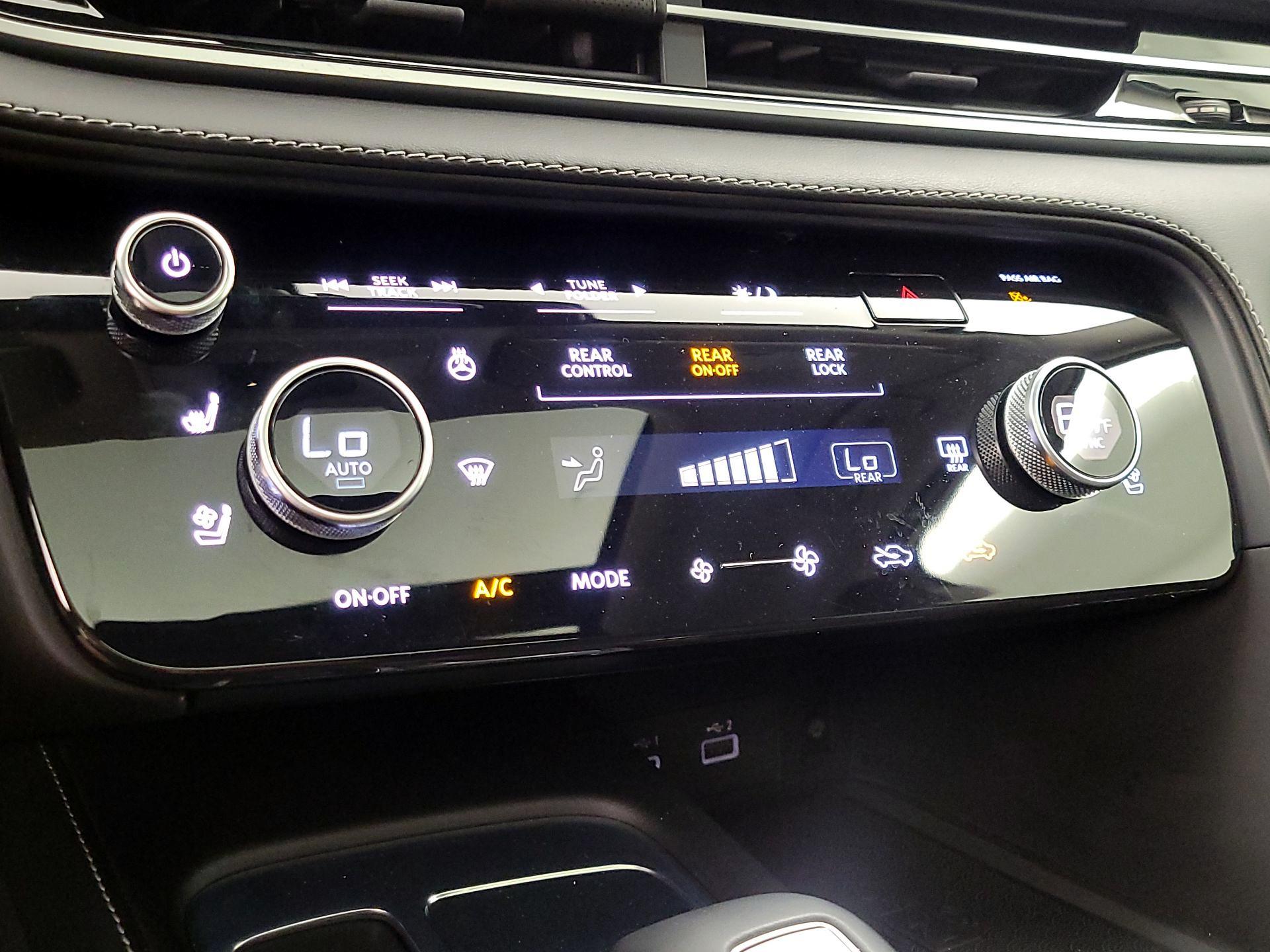 Thumbnail: 2023 INFINITI QX60 - 16