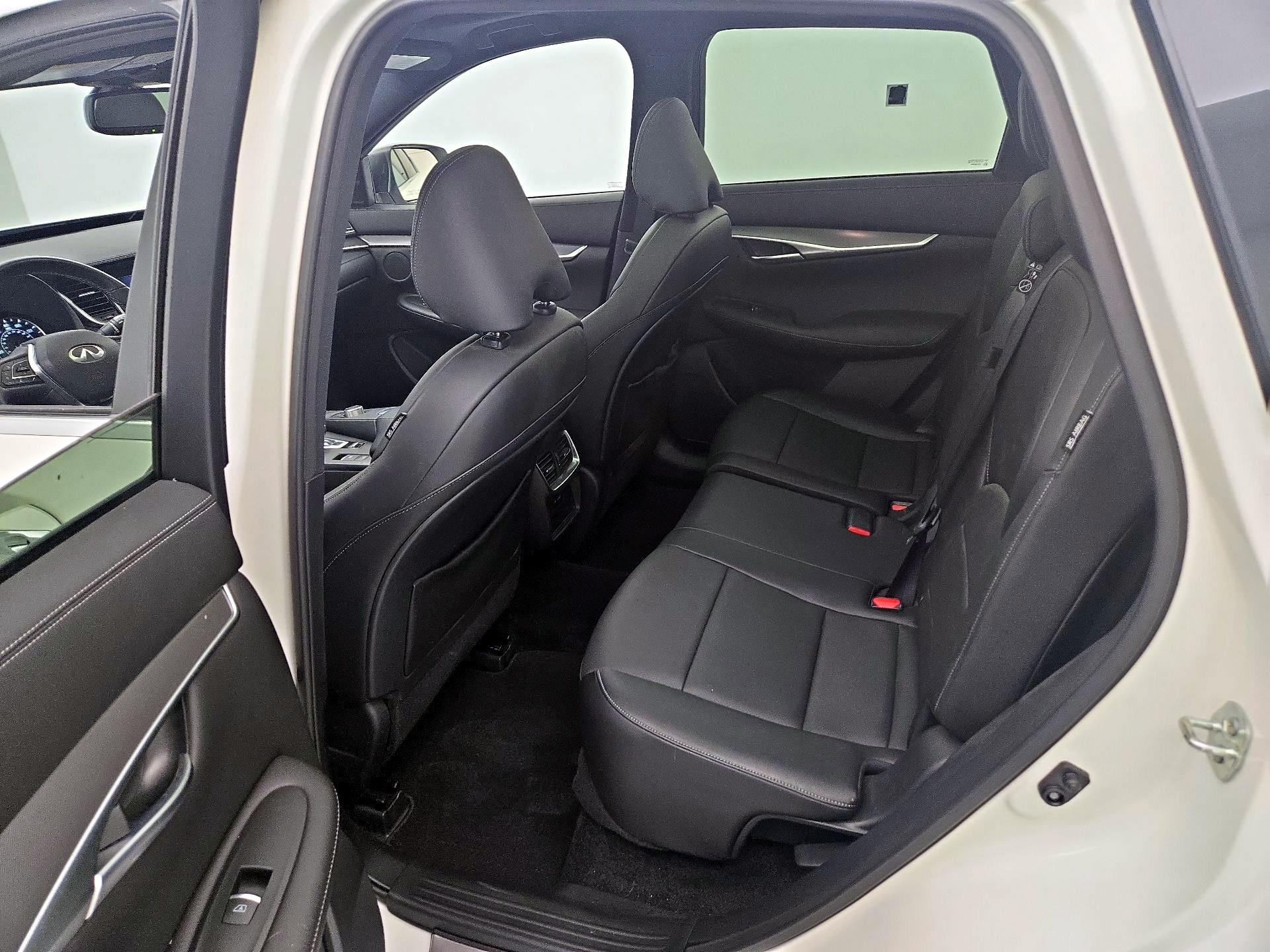 Thumbnail: 2022 INFINITI QX50 - 20