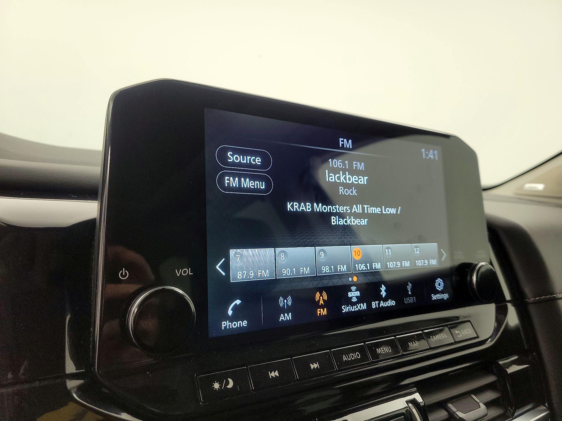 Thumbnail: 2023 Nissan Pathfinder - 16