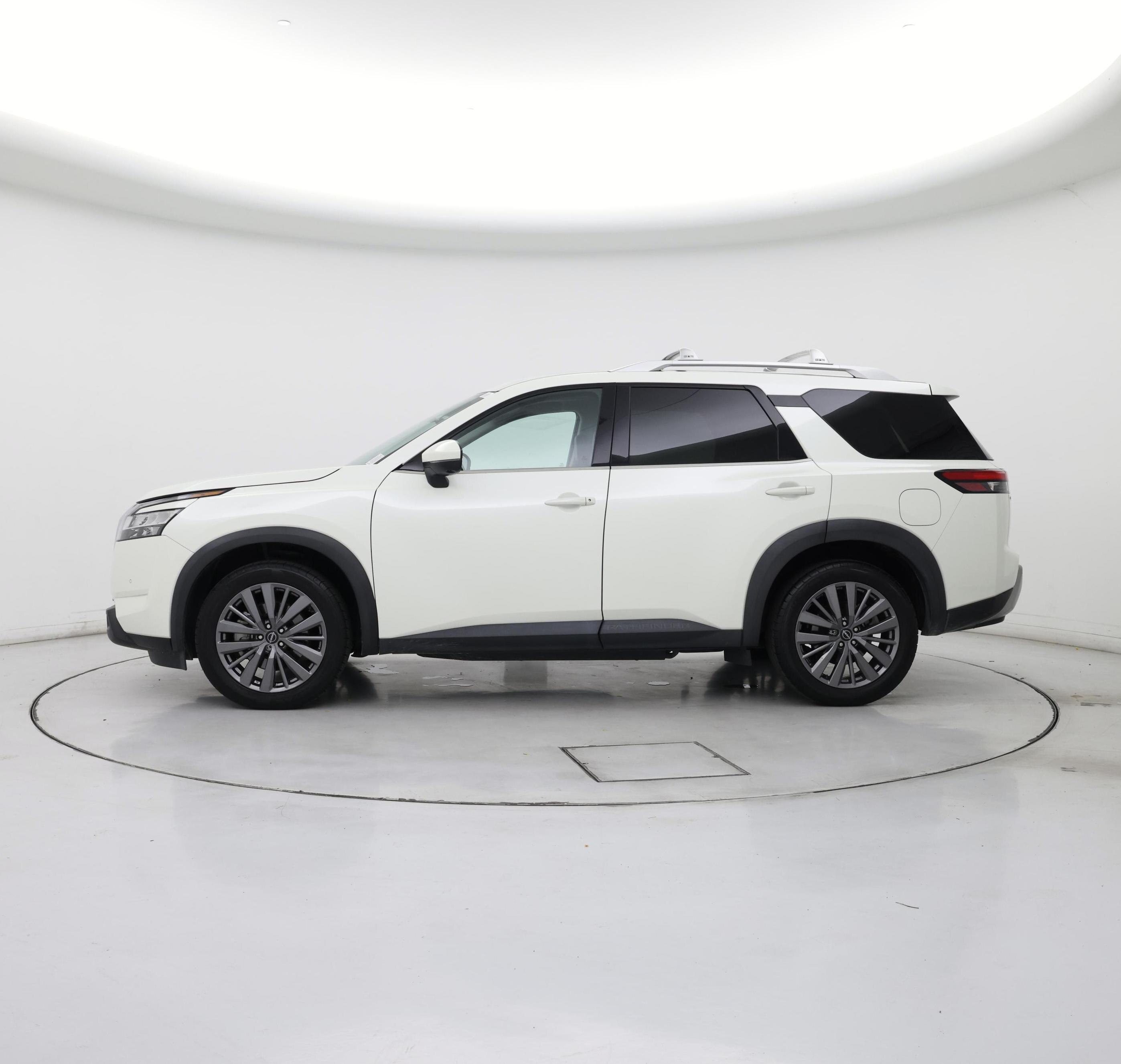 Thumbnail: 2023 Nissan Pathfinder - 3