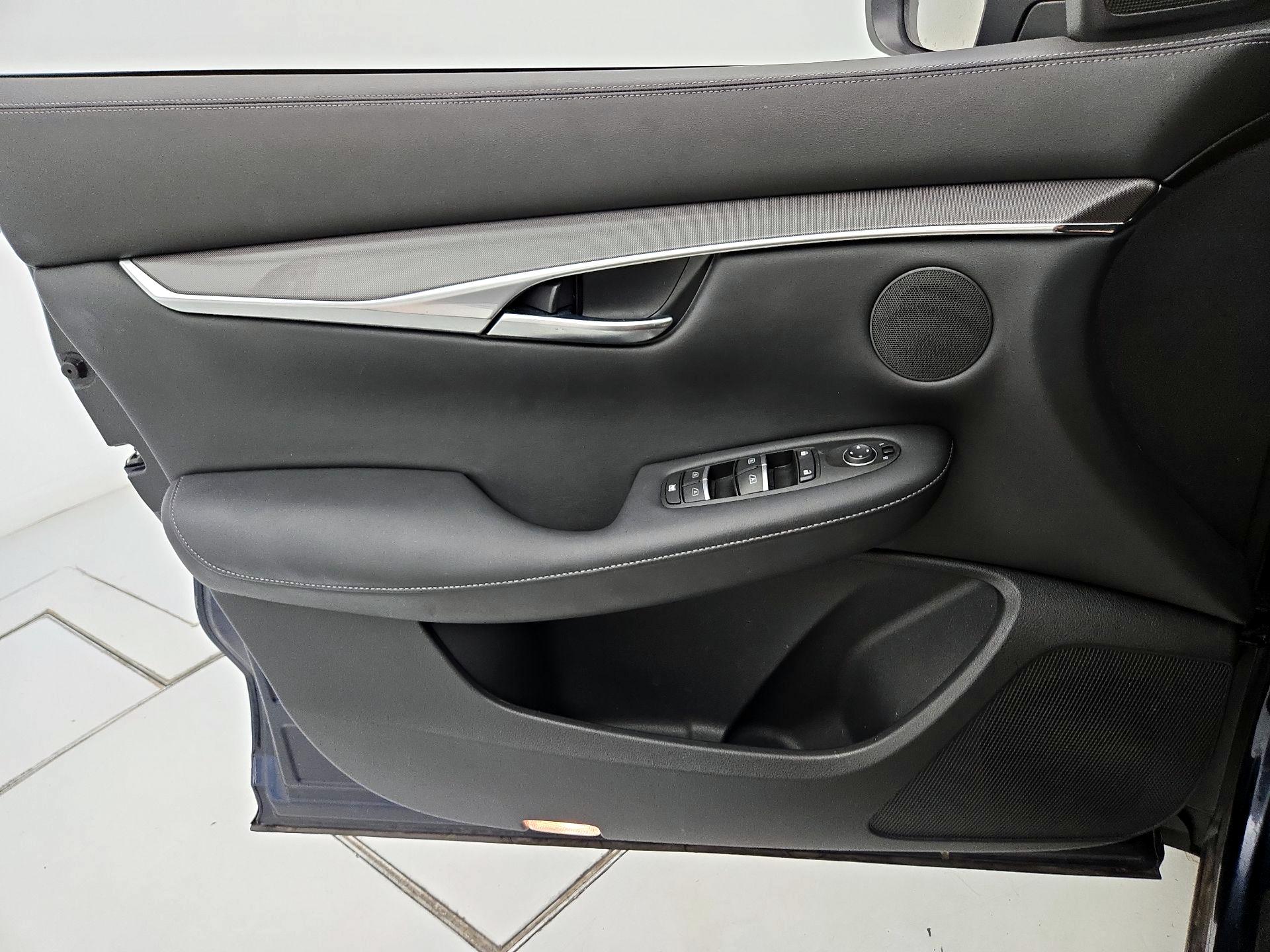 Thumbnail: 2023 INFINITI QX50 - 12