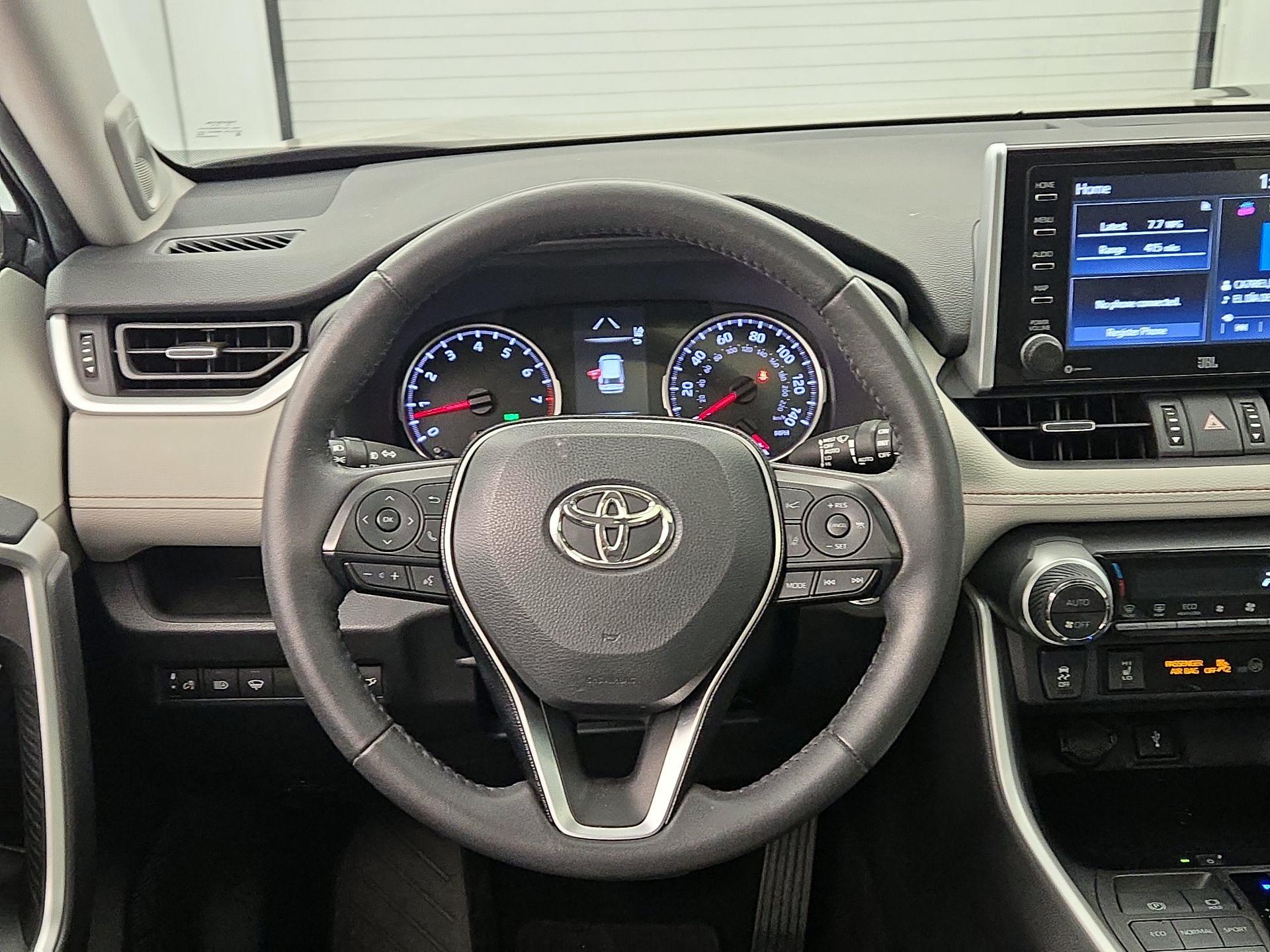 Thumbnail: 2021 Toyota RAV4 - 10