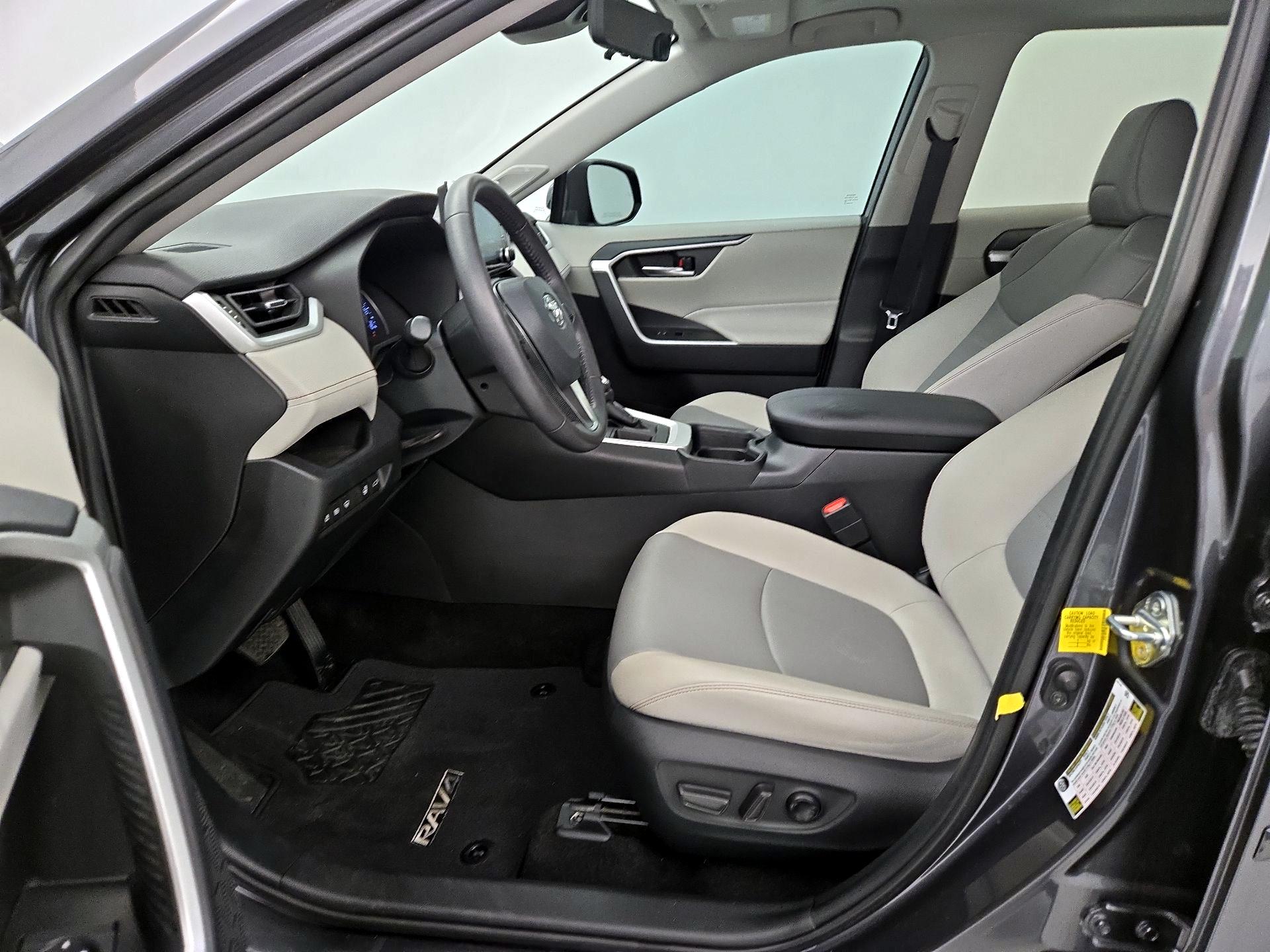 Thumbnail: 2021 Toyota RAV4 - 11