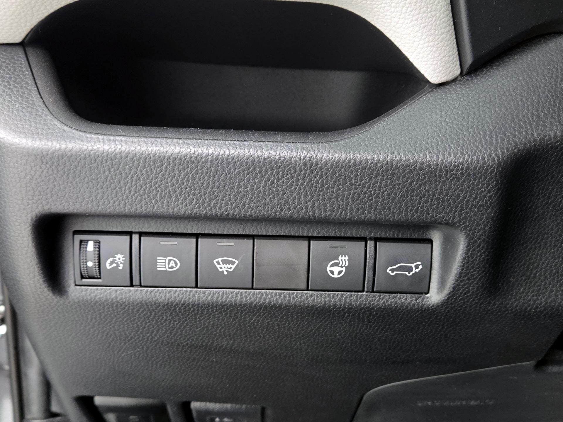 Thumbnail: 2021 Toyota RAV4 - 13