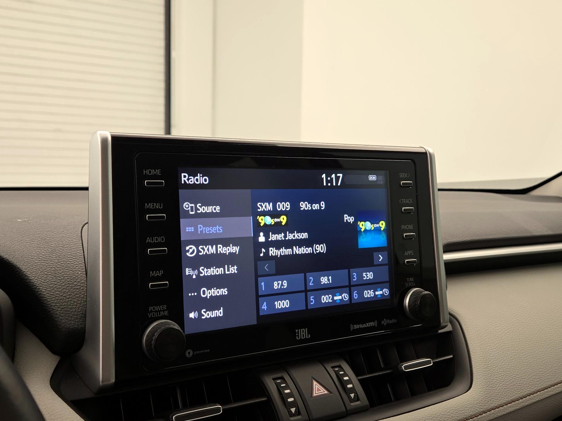 Thumbnail: 2021 Toyota RAV4 - 15