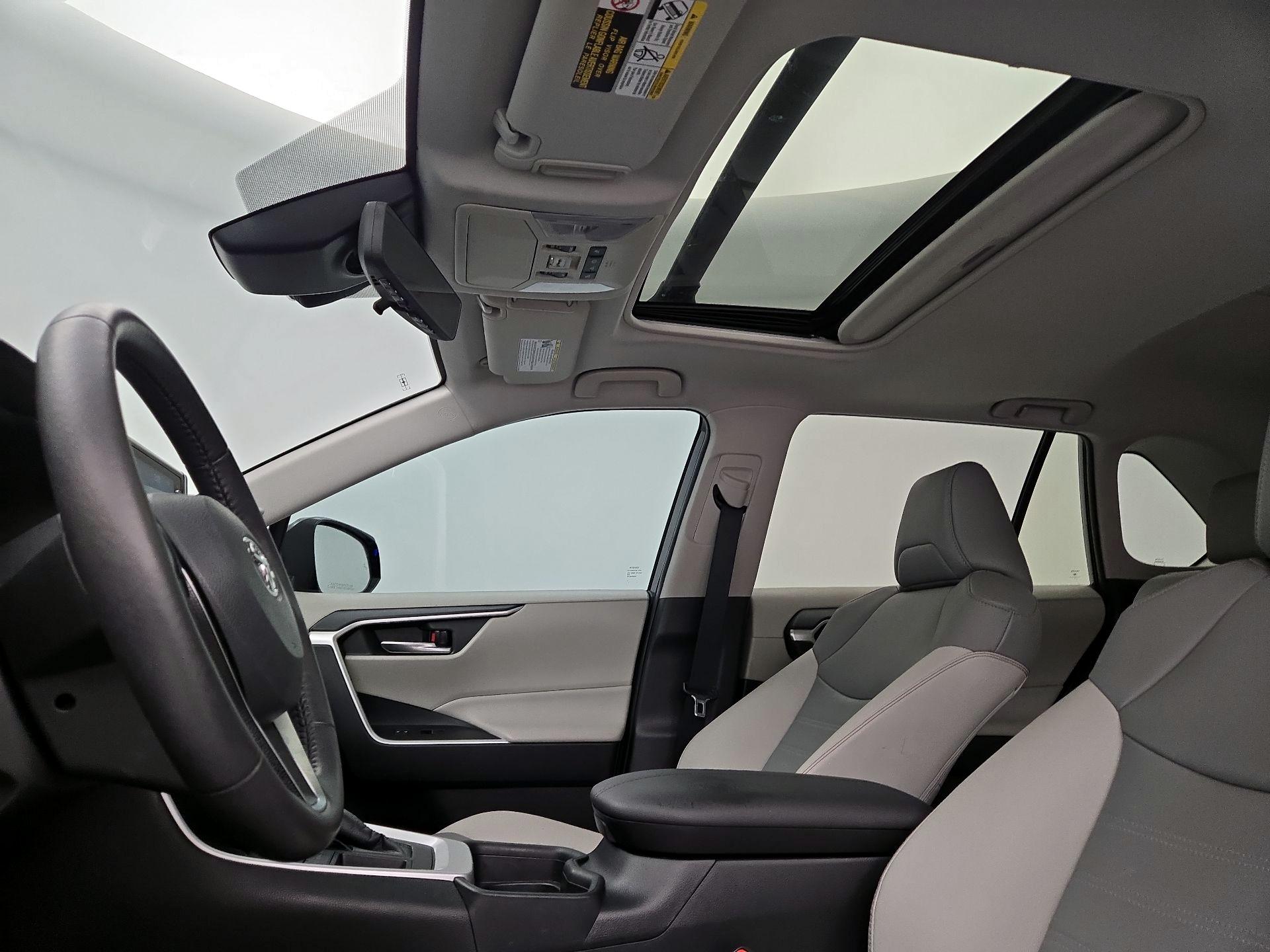 Thumbnail: 2021 Toyota RAV4 - 19