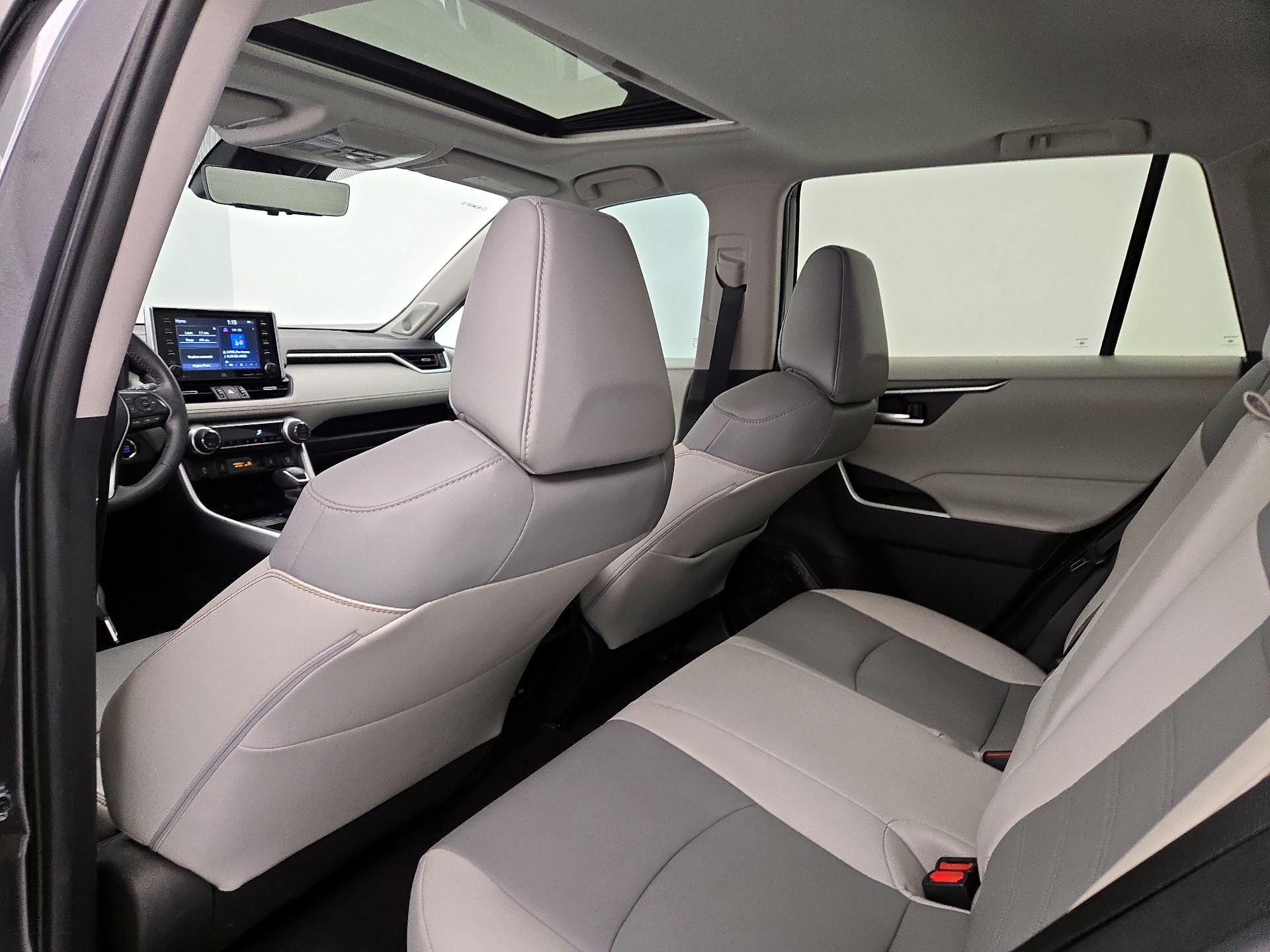 Thumbnail: 2021 Toyota RAV4 - 20