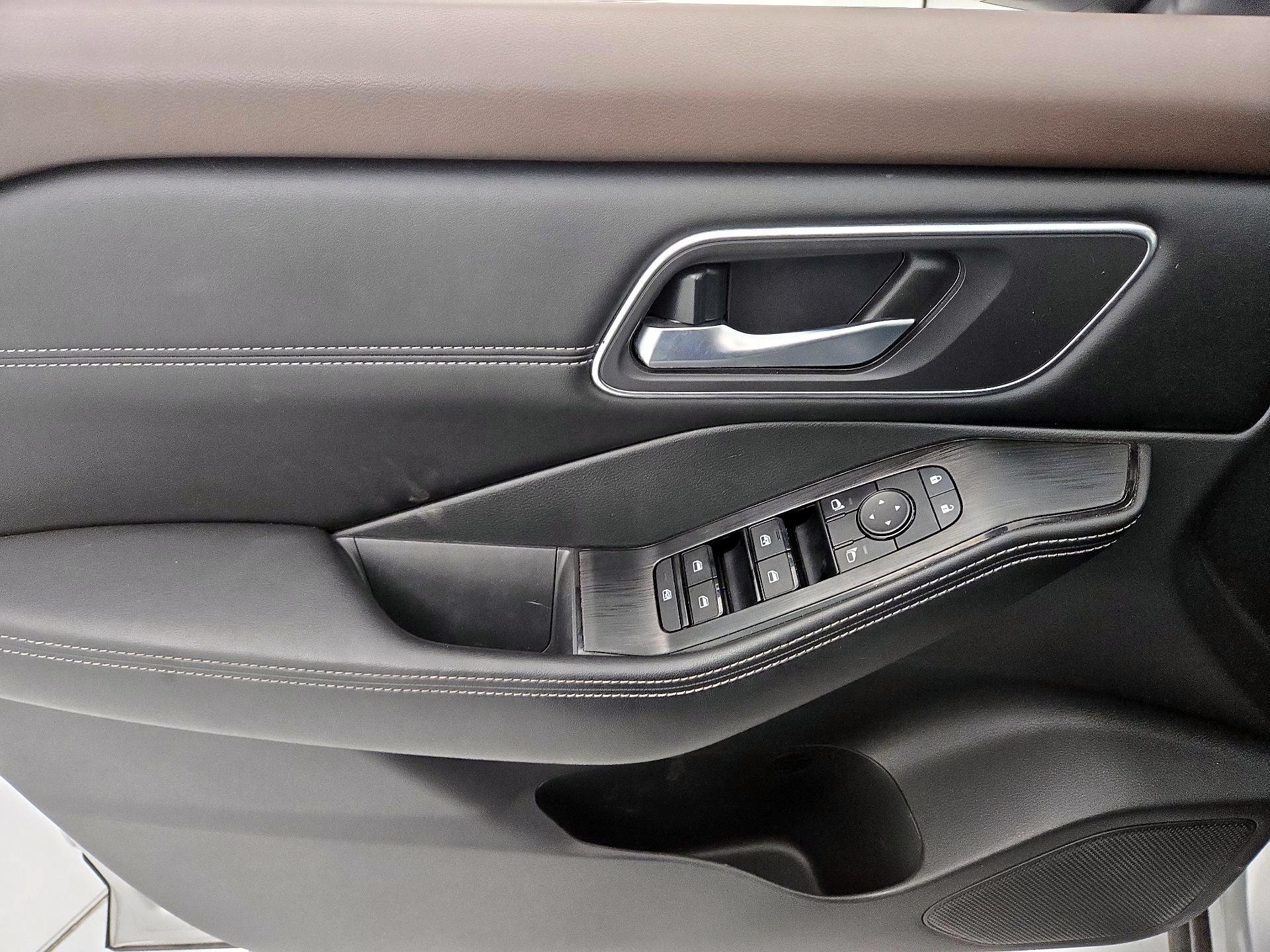 Thumbnail: 2021 Nissan Rogue - 12