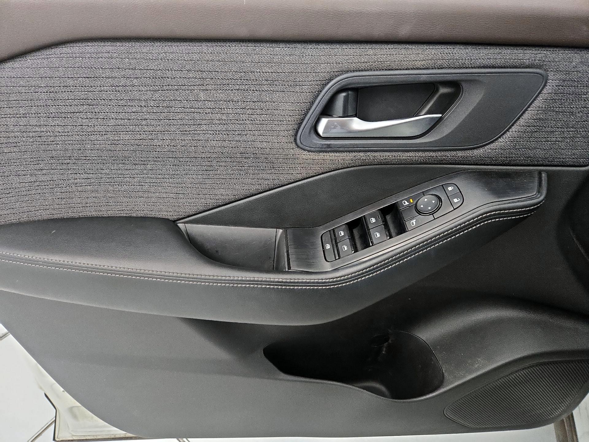 Thumbnail: 2023 Nissan Rogue - 12