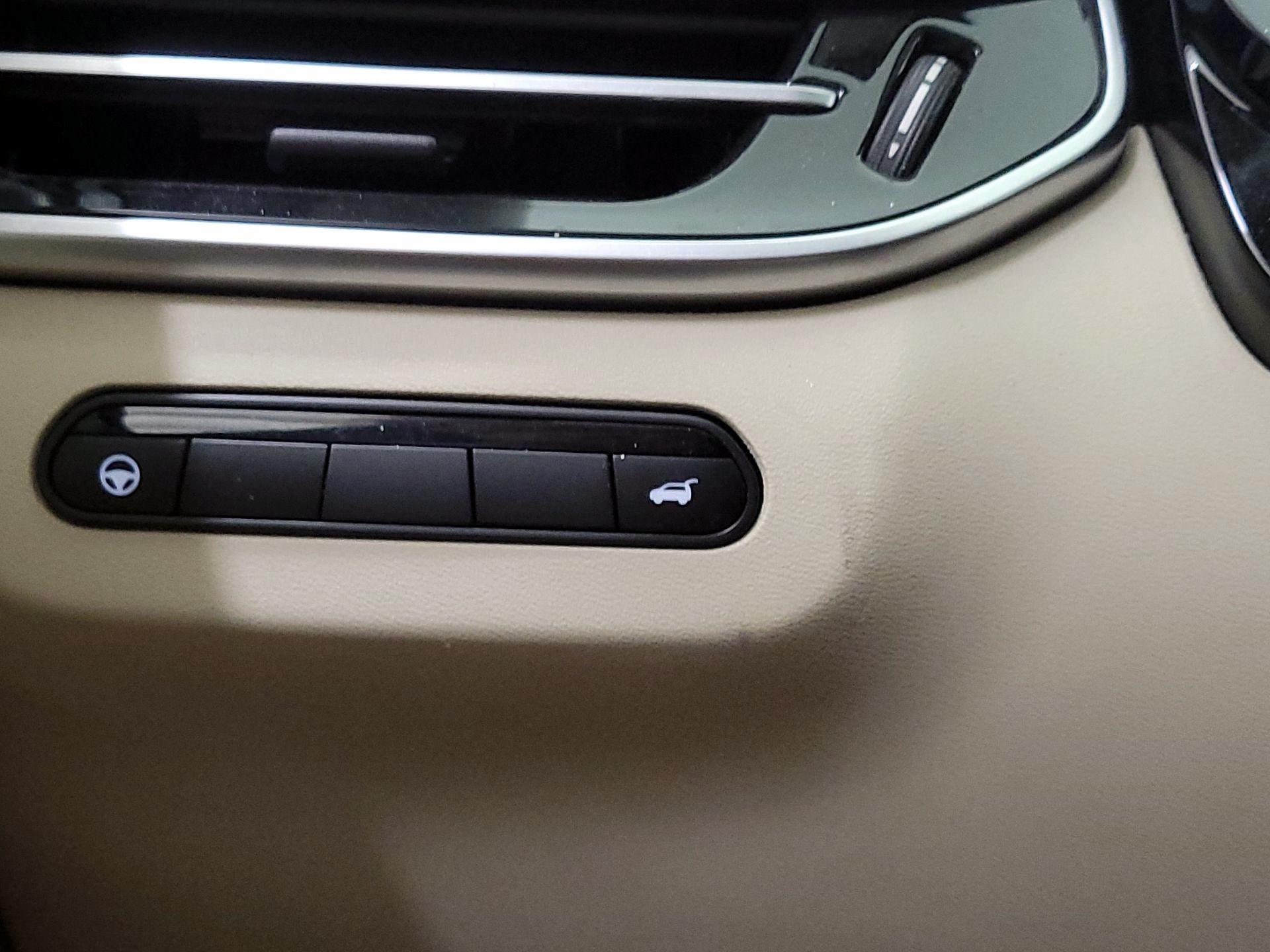 Thumbnail: 2023 INFINITI QX60 - 13