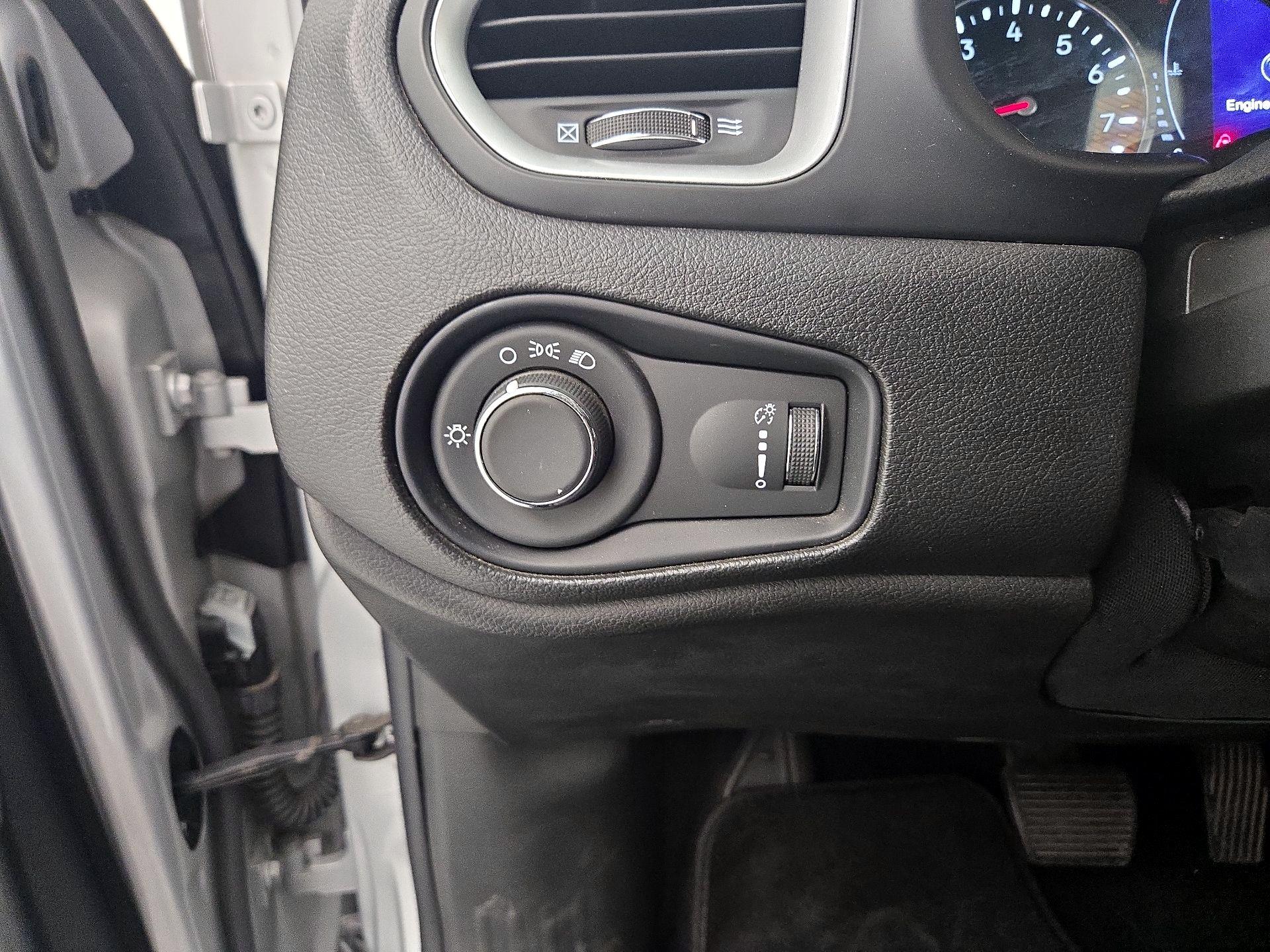 Thumbnail: 2021 Jeep Renegade - 13