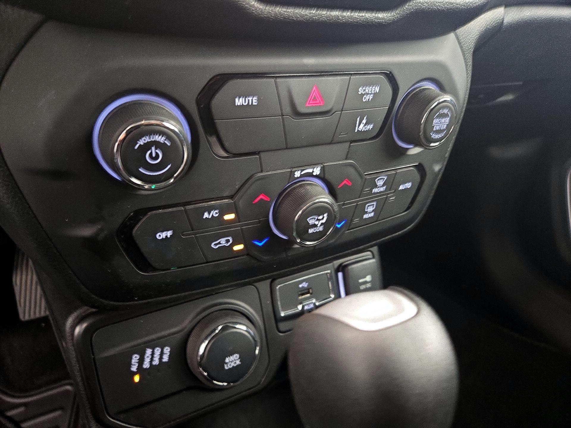 Thumbnail: 2021 Jeep Renegade - 16