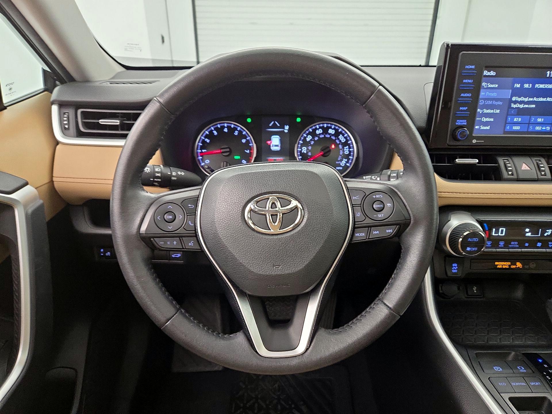 Thumbnail: 2021 Toyota RAV4 - 10