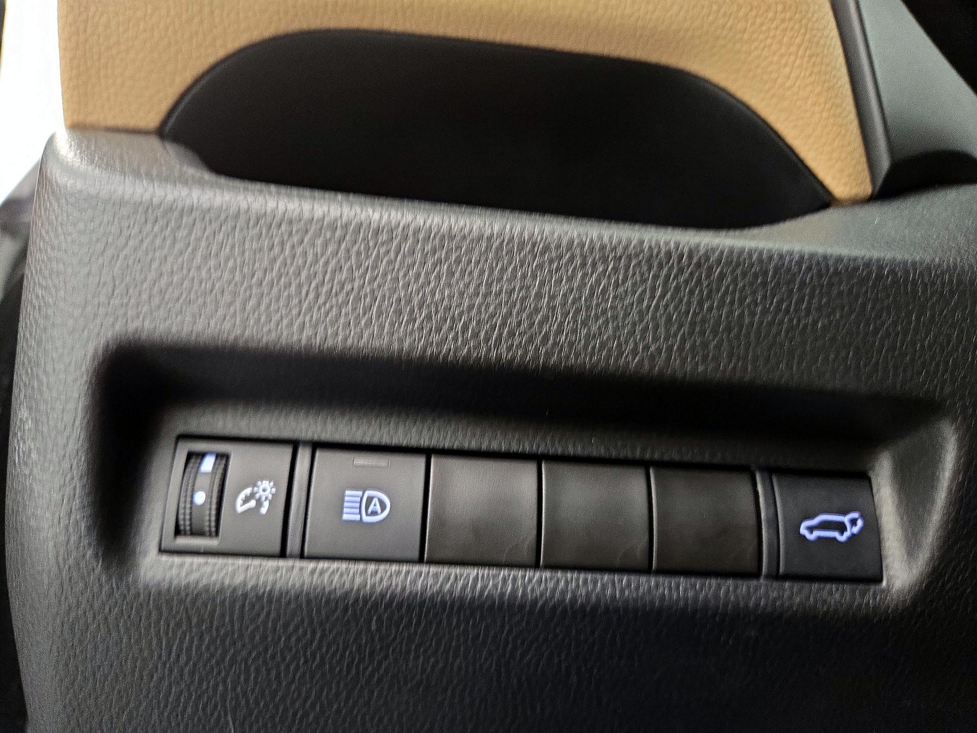 Thumbnail: 2021 Toyota RAV4 - 13