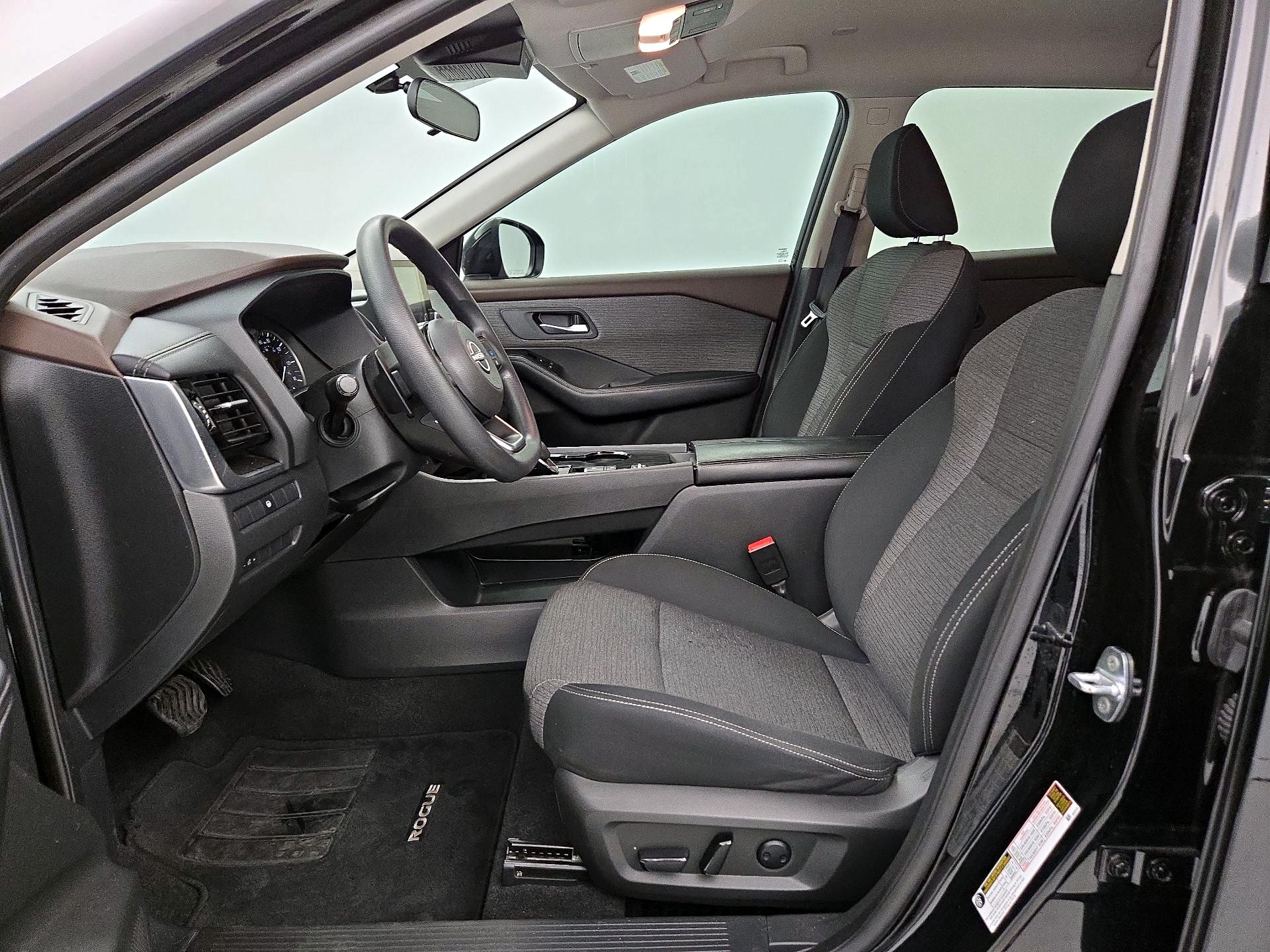 Thumbnail: 2023 Nissan Rogue - 9