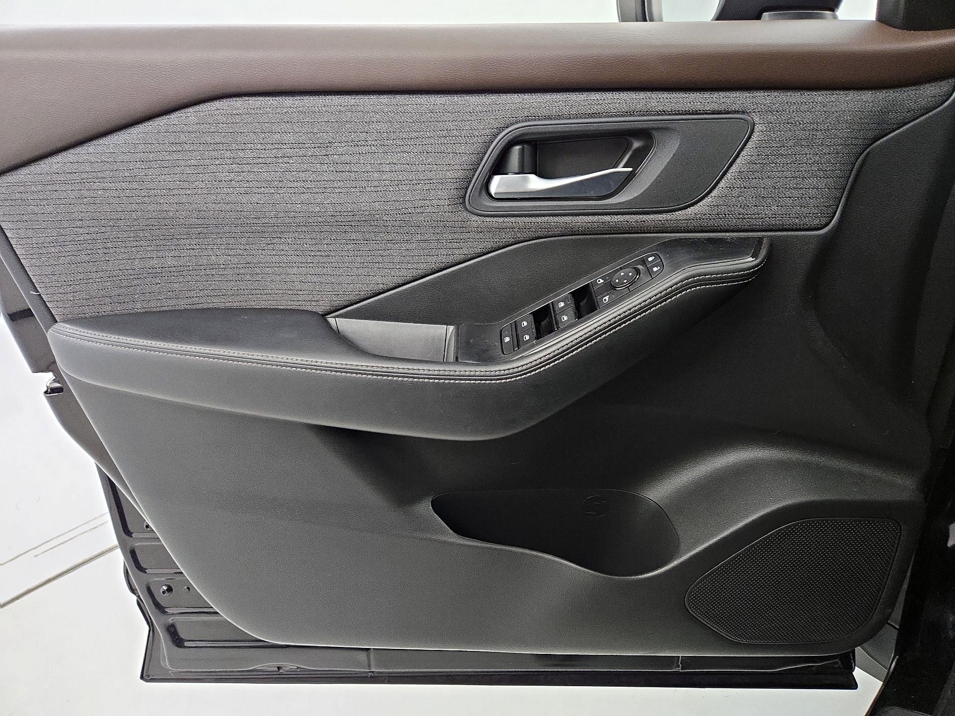 Thumbnail: 2023 Nissan Rogue - 10