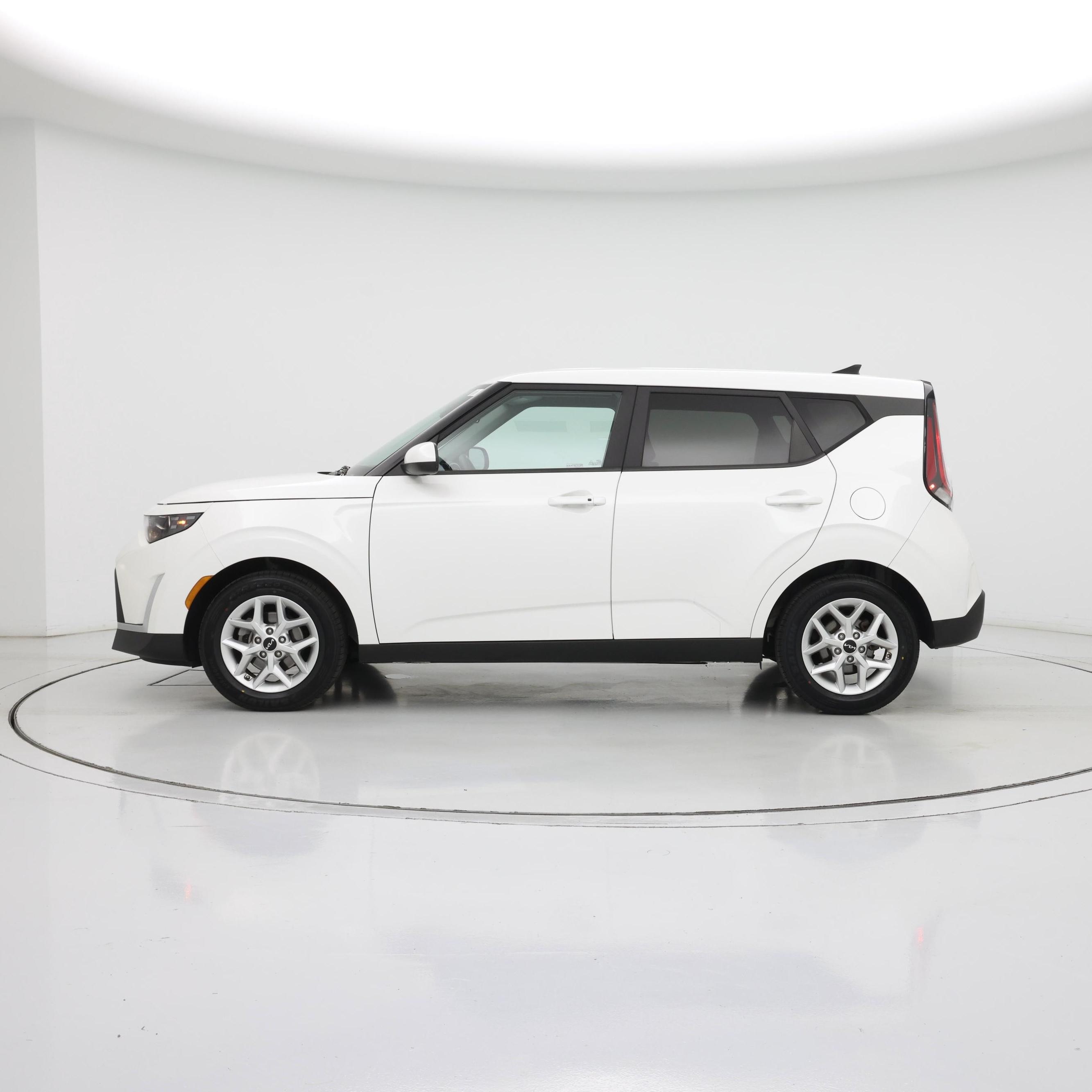 Thumbnail: 2023 Kia Soul - 3