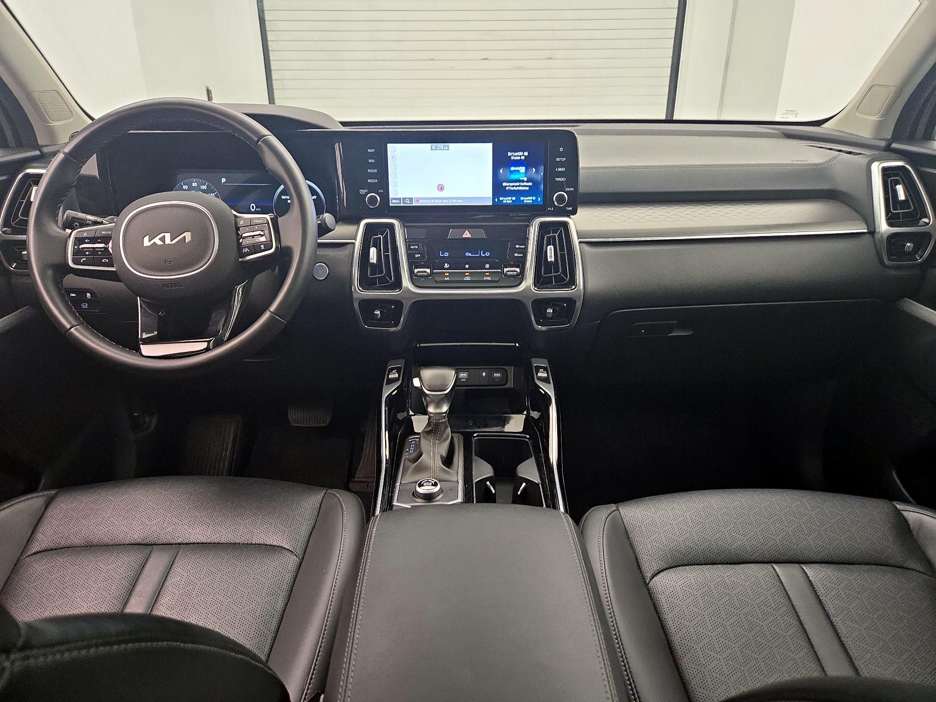 Thumbnail: 2023 Kia Sorento - 9