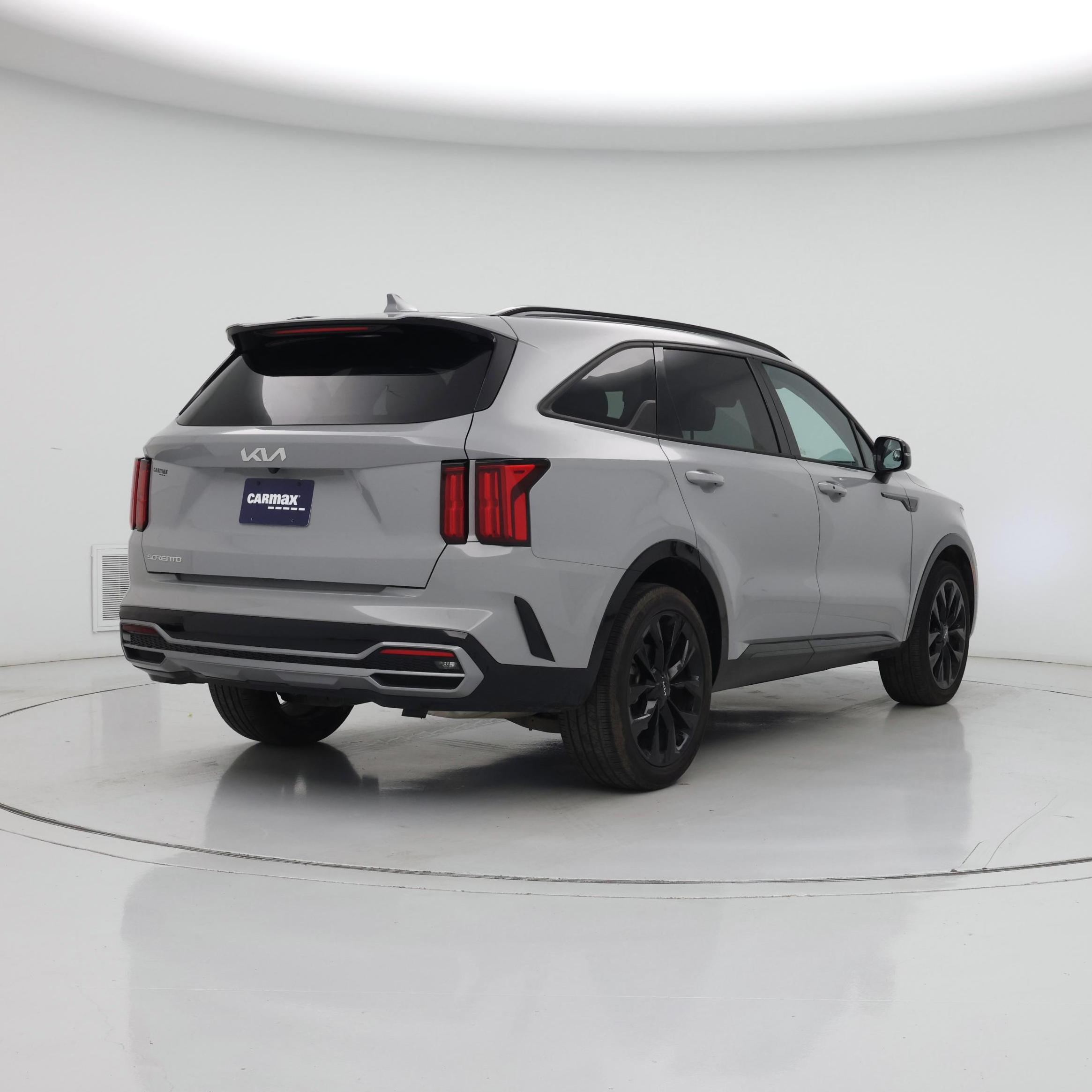 Thumbnail: 2023 Kia Sorento - 8