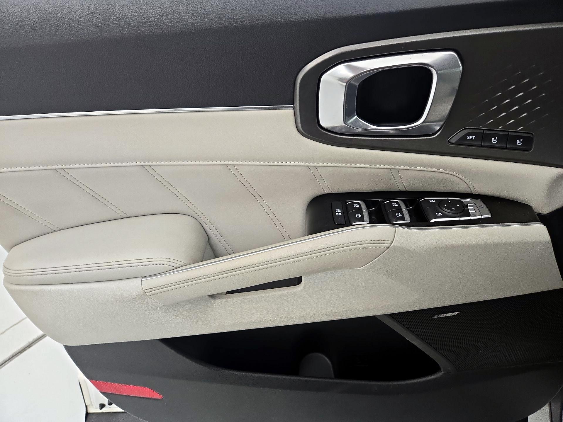 Thumbnail: 2023 Kia Sorento - 12