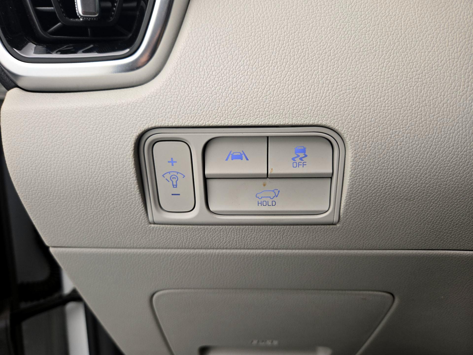 Thumbnail: 2023 Kia Sorento - 13