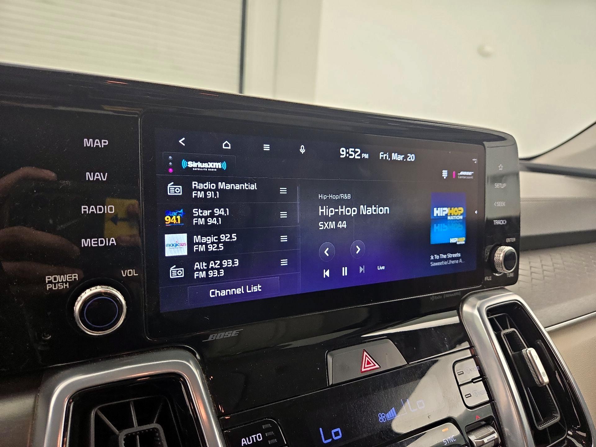 Thumbnail: 2023 Kia Sorento - 16