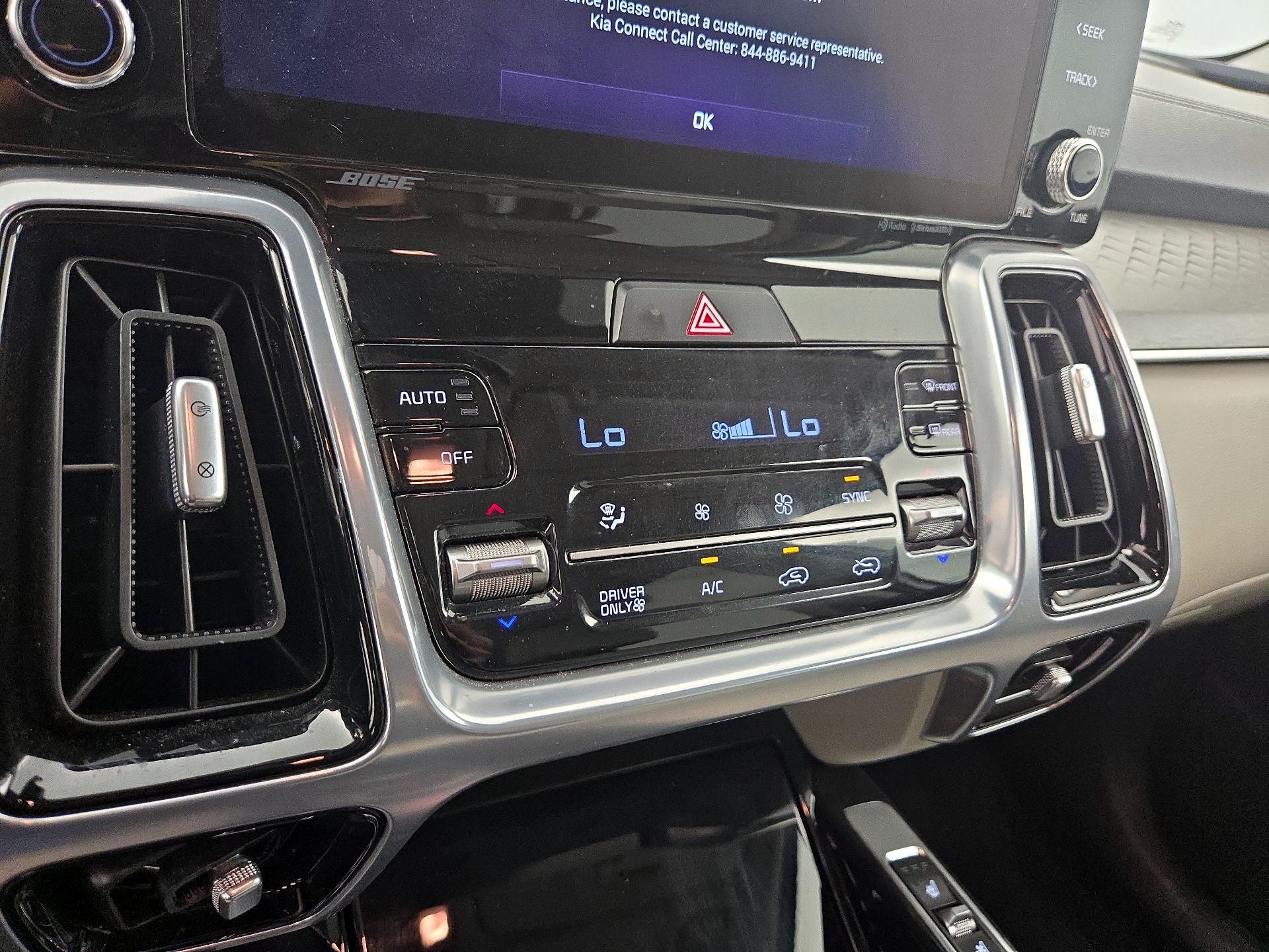 Thumbnail: 2023 Kia Sorento - 17