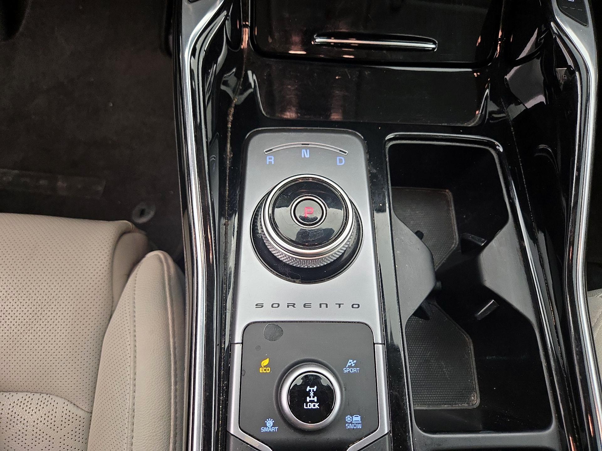 Thumbnail: 2023 Kia Sorento - 18