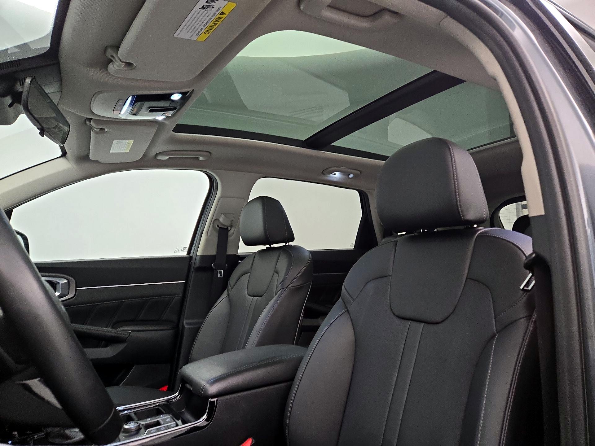 Thumbnail: 2022 Kia Sorento - 20