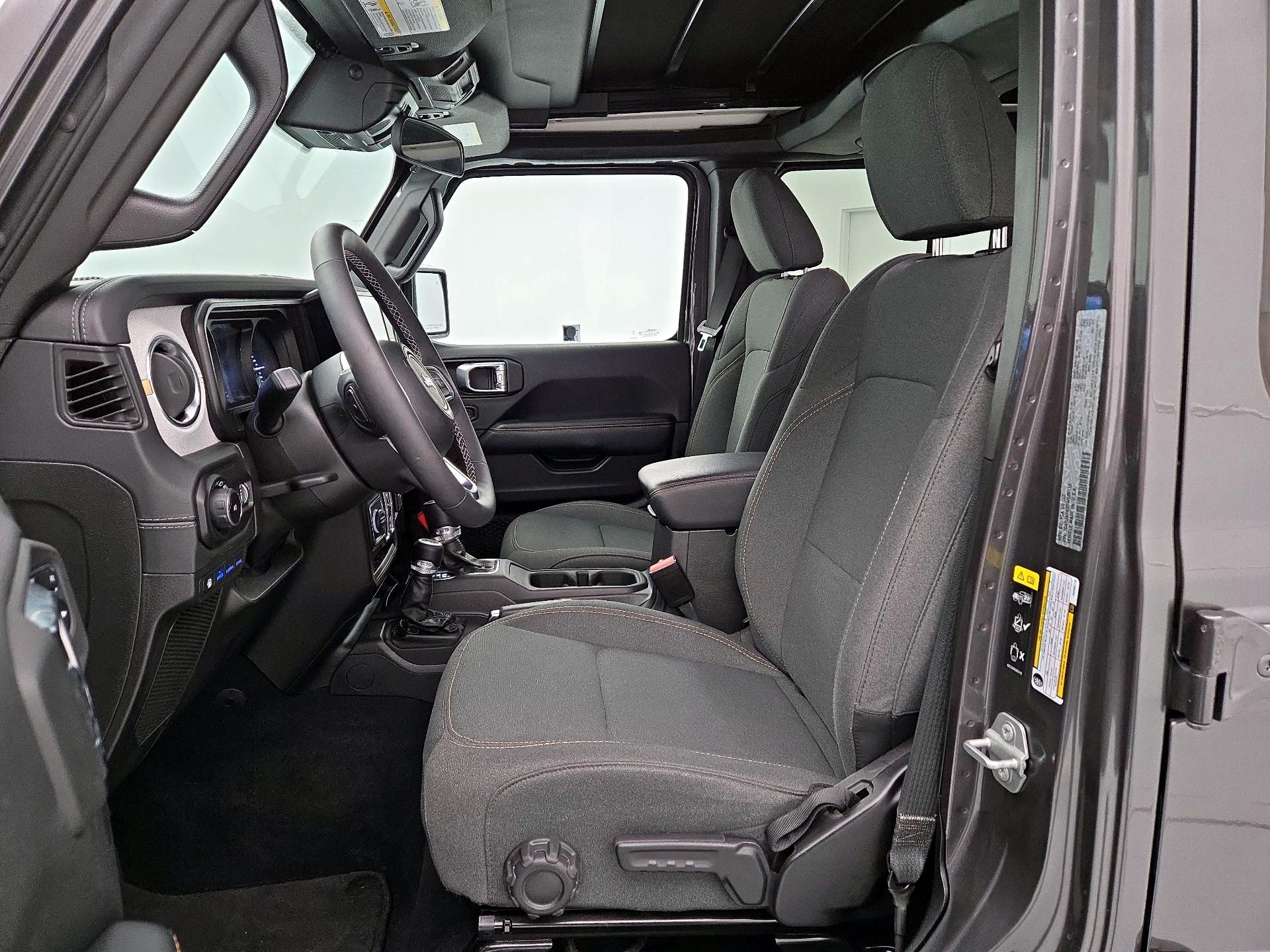 Thumbnail: 2025 Jeep Wrangler - 11