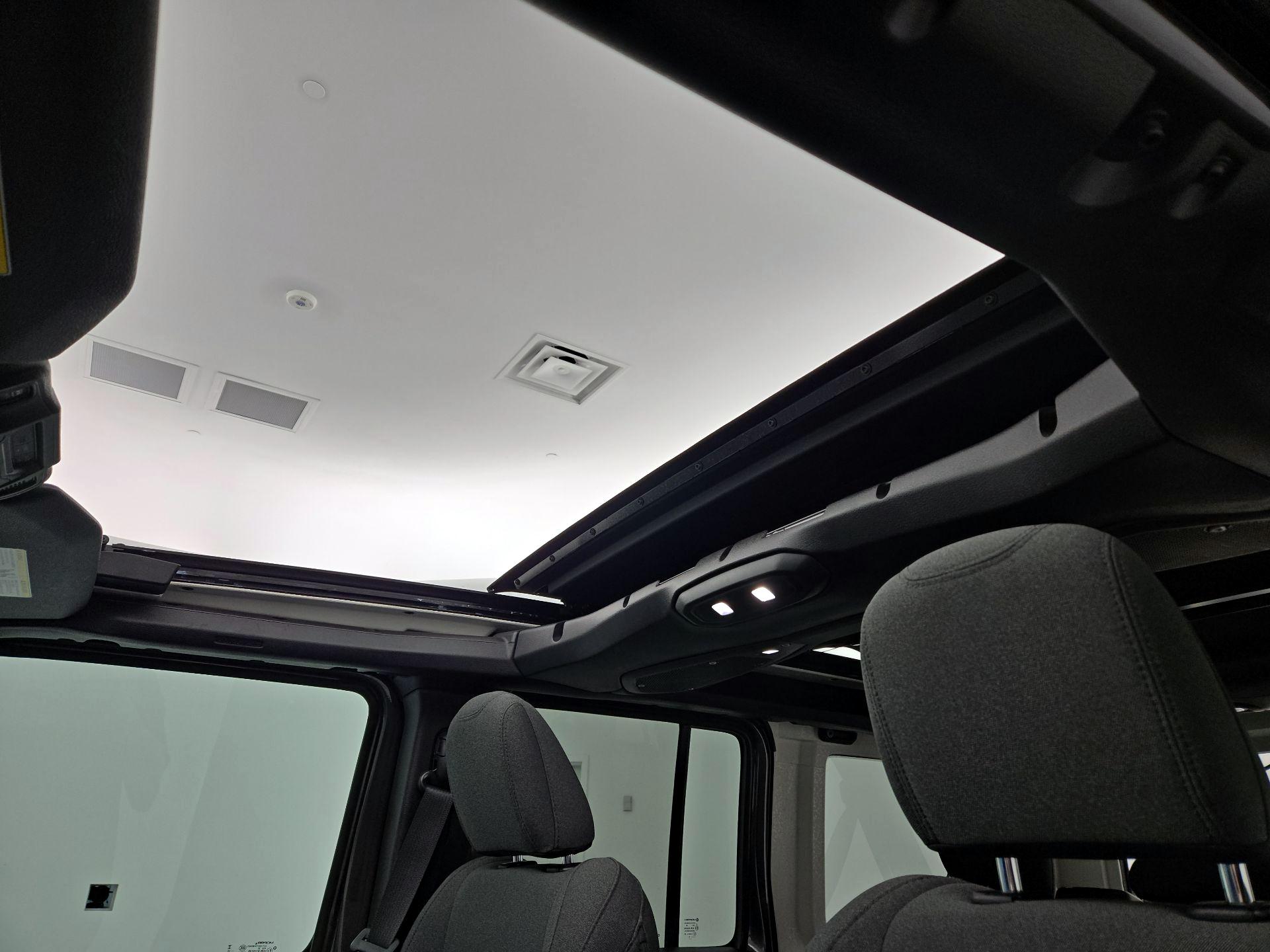 Thumbnail: 2025 Jeep Wrangler - 19