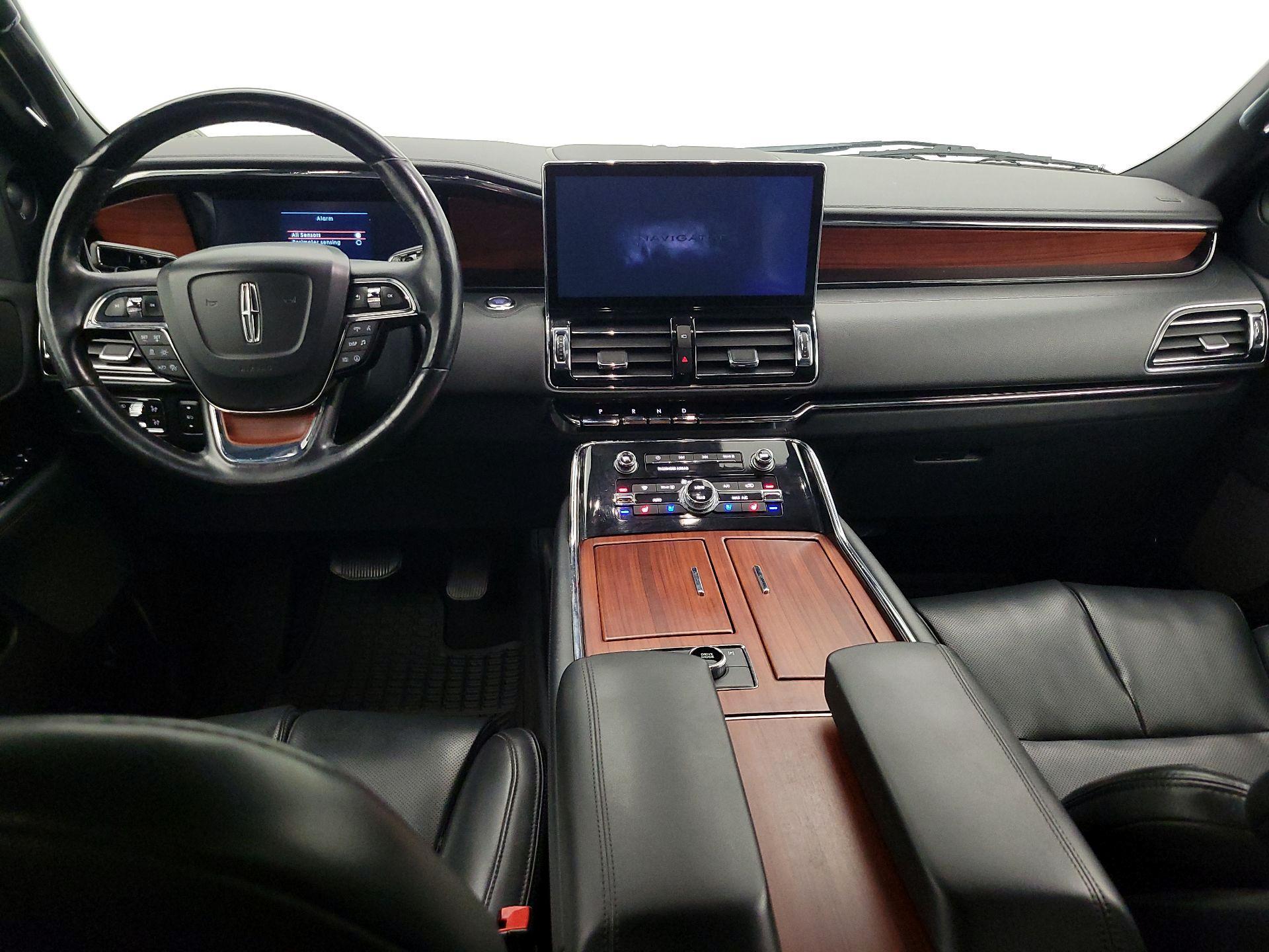 Thumbnail: 2022 Lincoln Navigator - 9