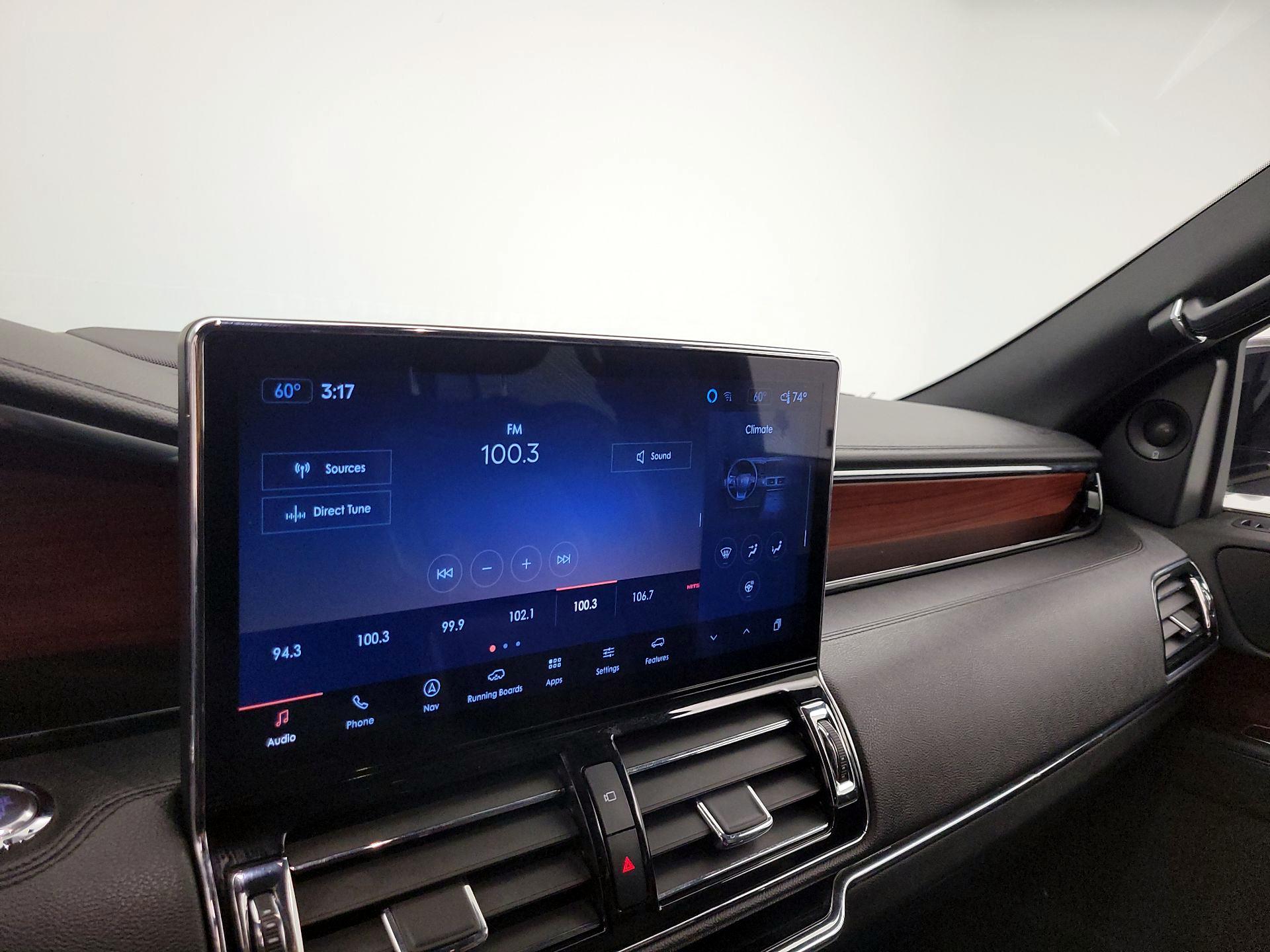 Thumbnail: 2022 Lincoln Navigator - 16