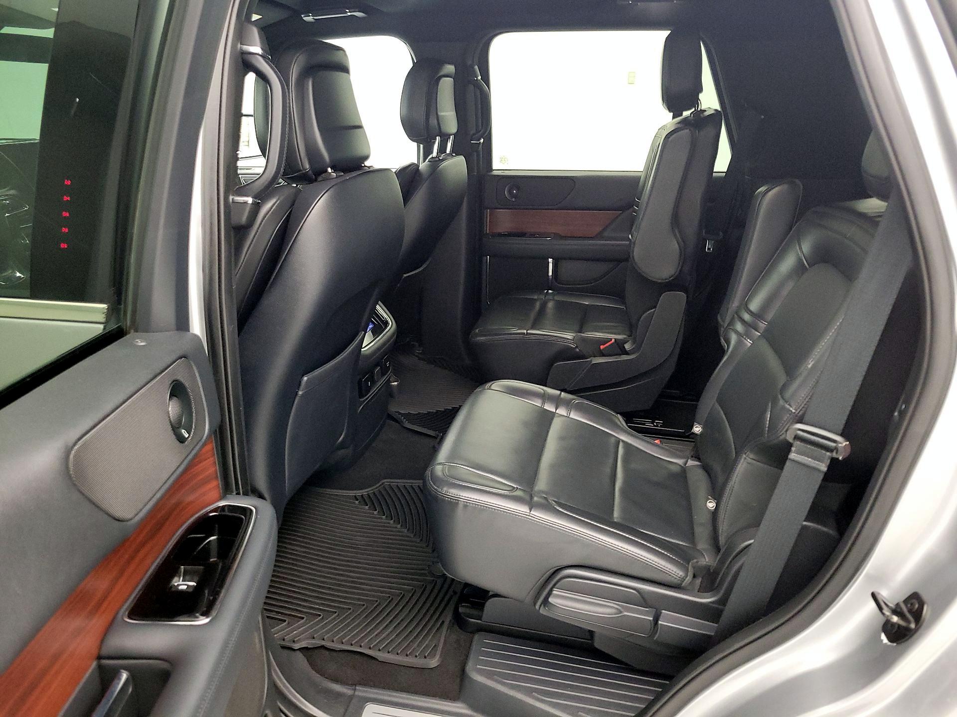 Thumbnail: 2022 Lincoln Navigator - 19